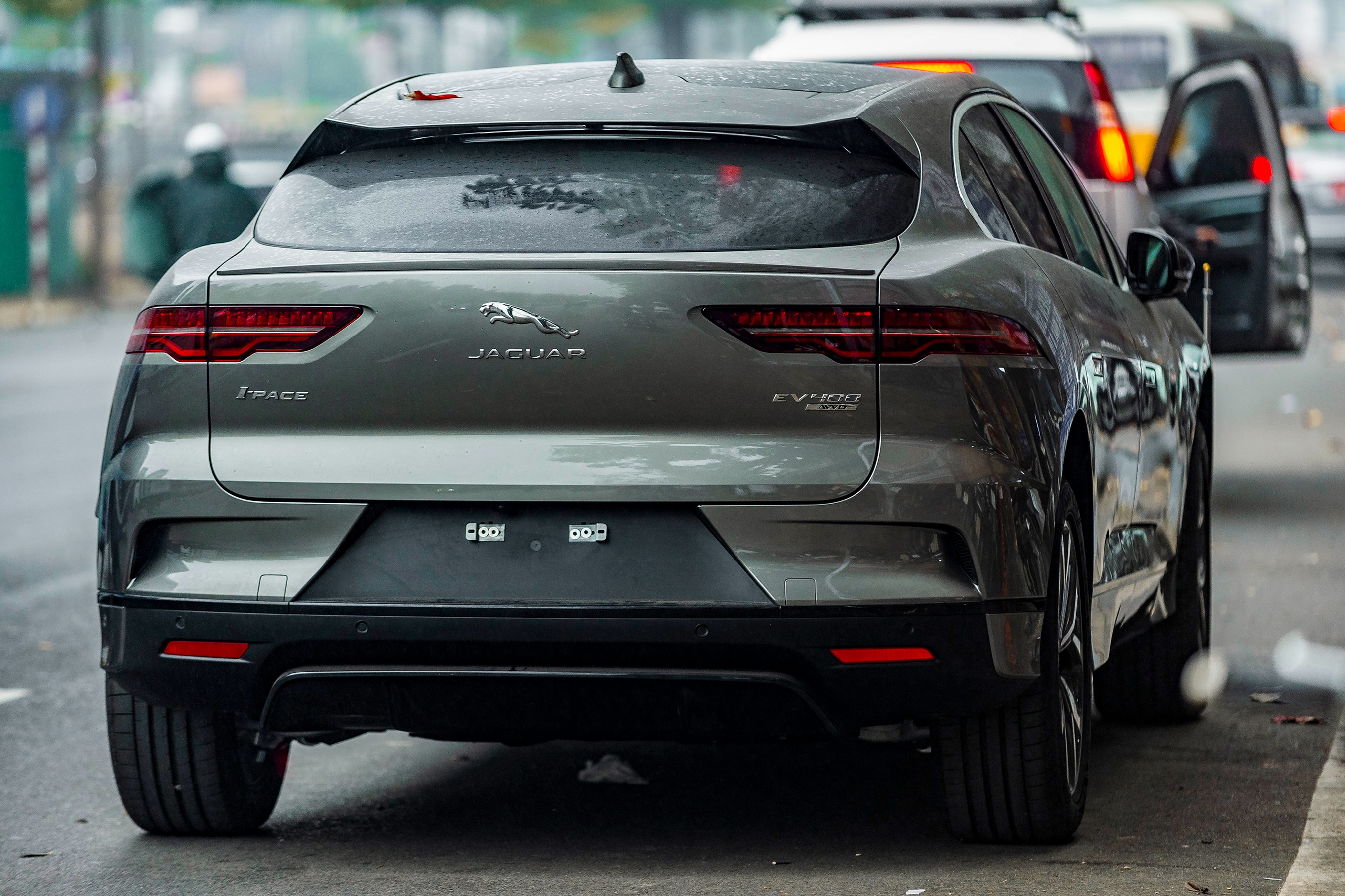 Jaguar I-Pace đầu tiên về Việt Nam ảnh 6 Jaguar I-Pace dau tien ve Viet Nam anh 6