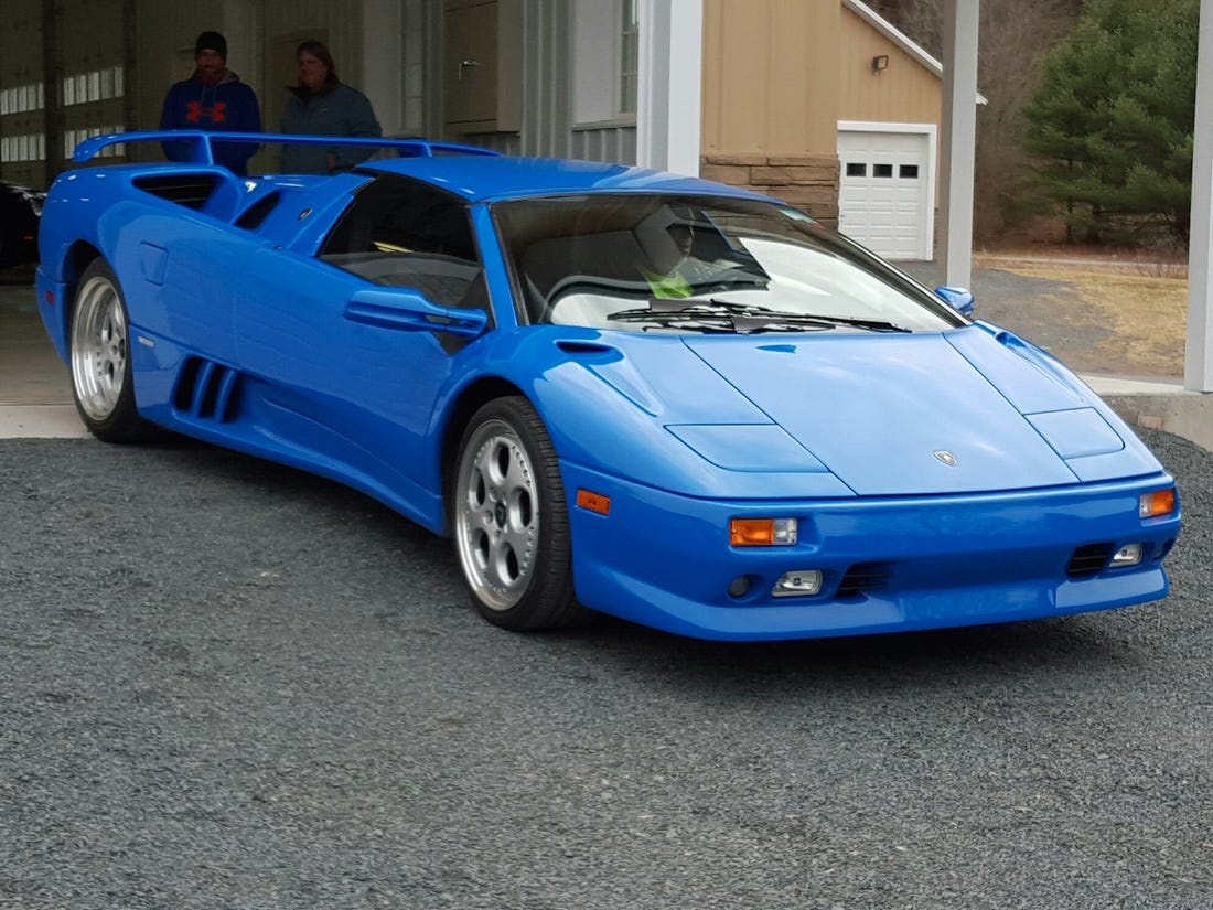 Ong Trump bo xa doi thu Biden ve bo suu tap xe anh 10