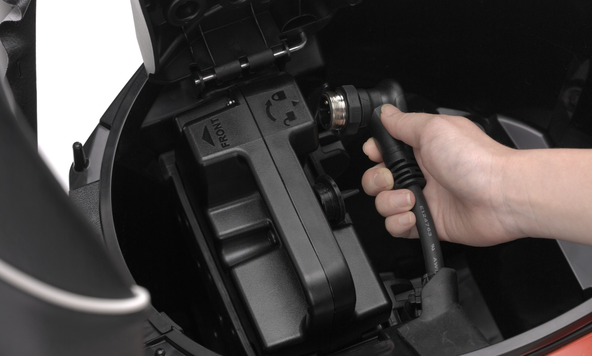 Yamaha ra mat xe dien tai Nhat Ban anh 4