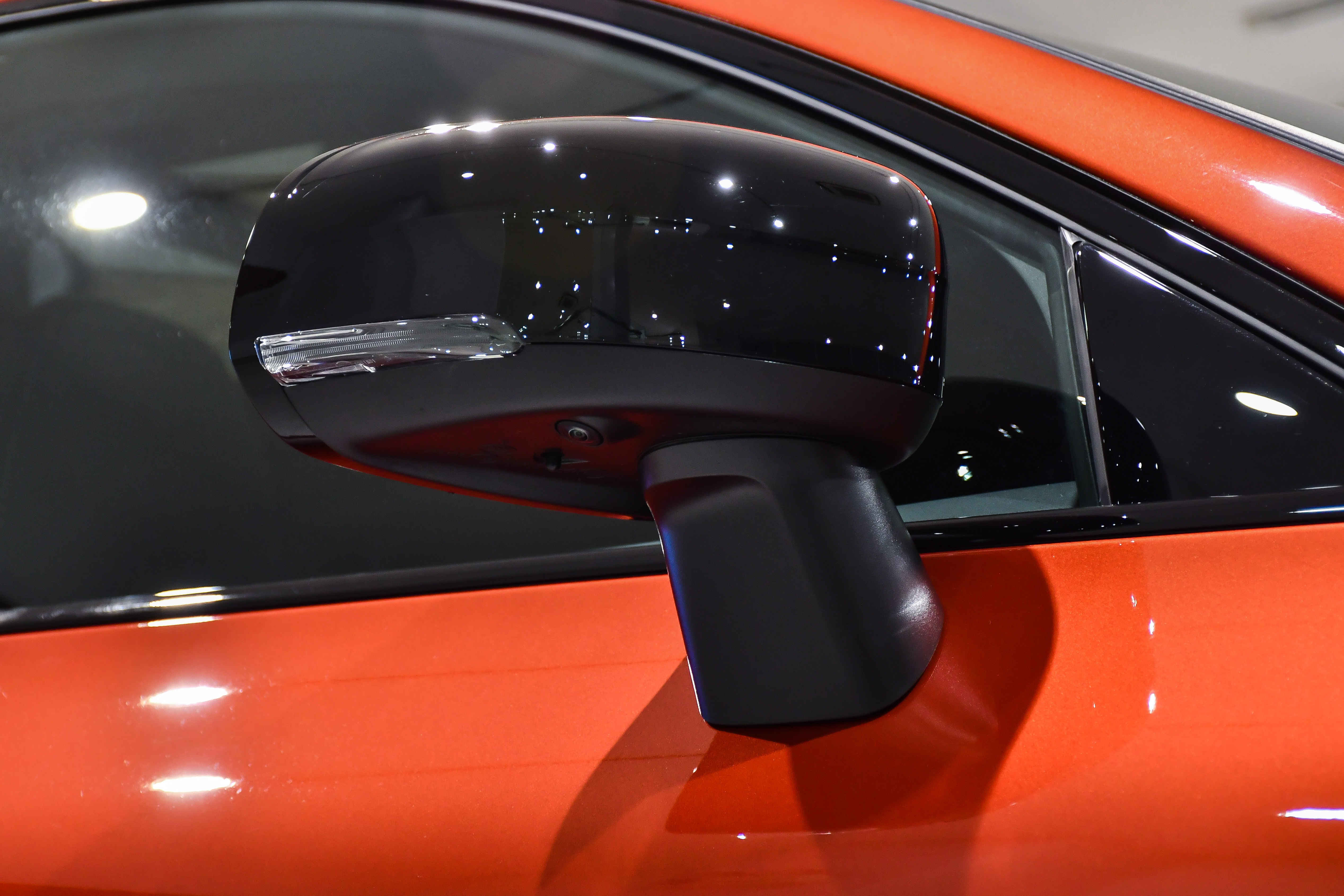 Volvo XC60 R-Design tại Việt Nam ảnh 7 Volvo XC60 R-Design tai Viet Nam anh 7