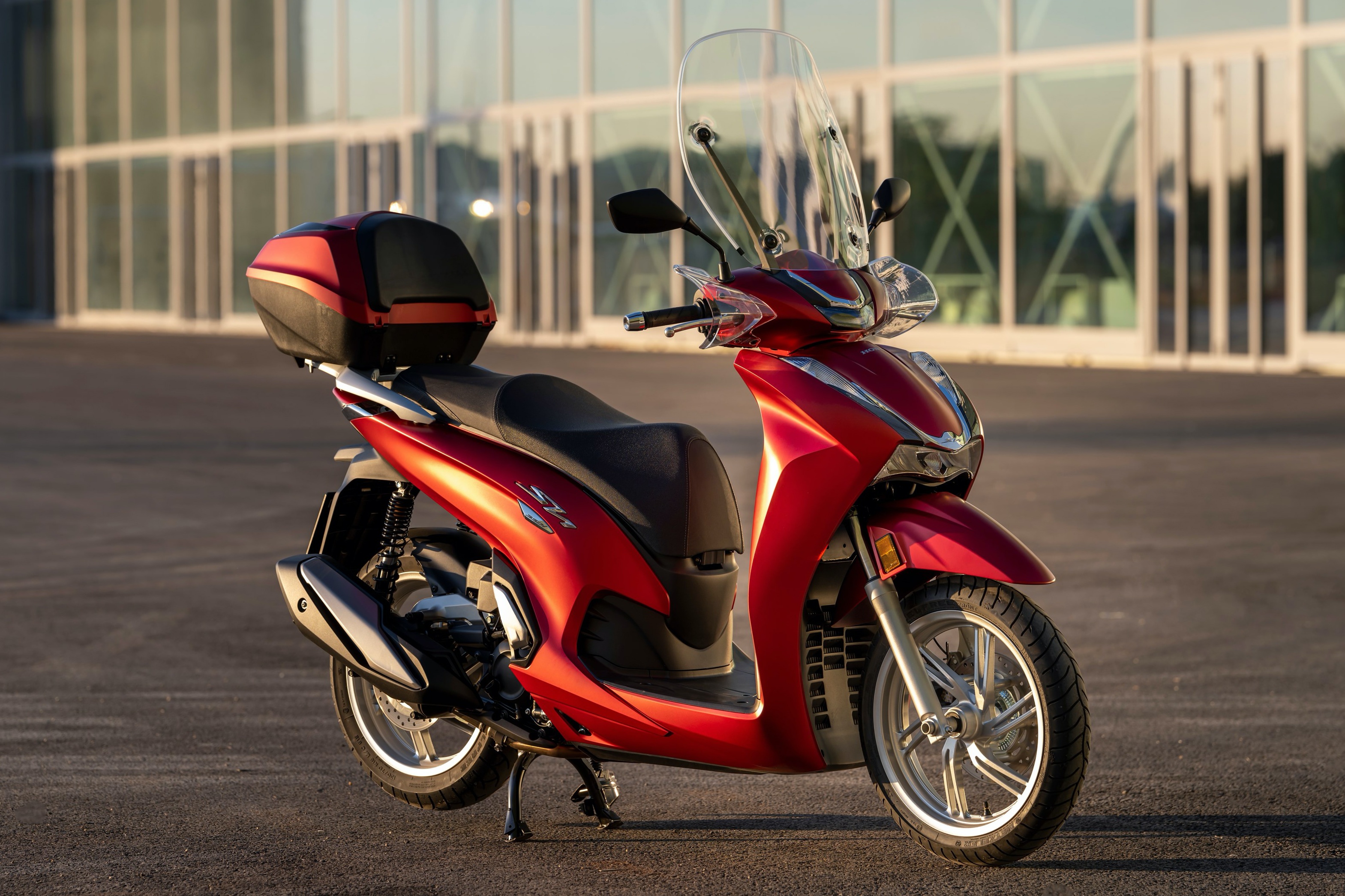 Anh chi tiet Honda SH 350i hoan toan moi hinh anh