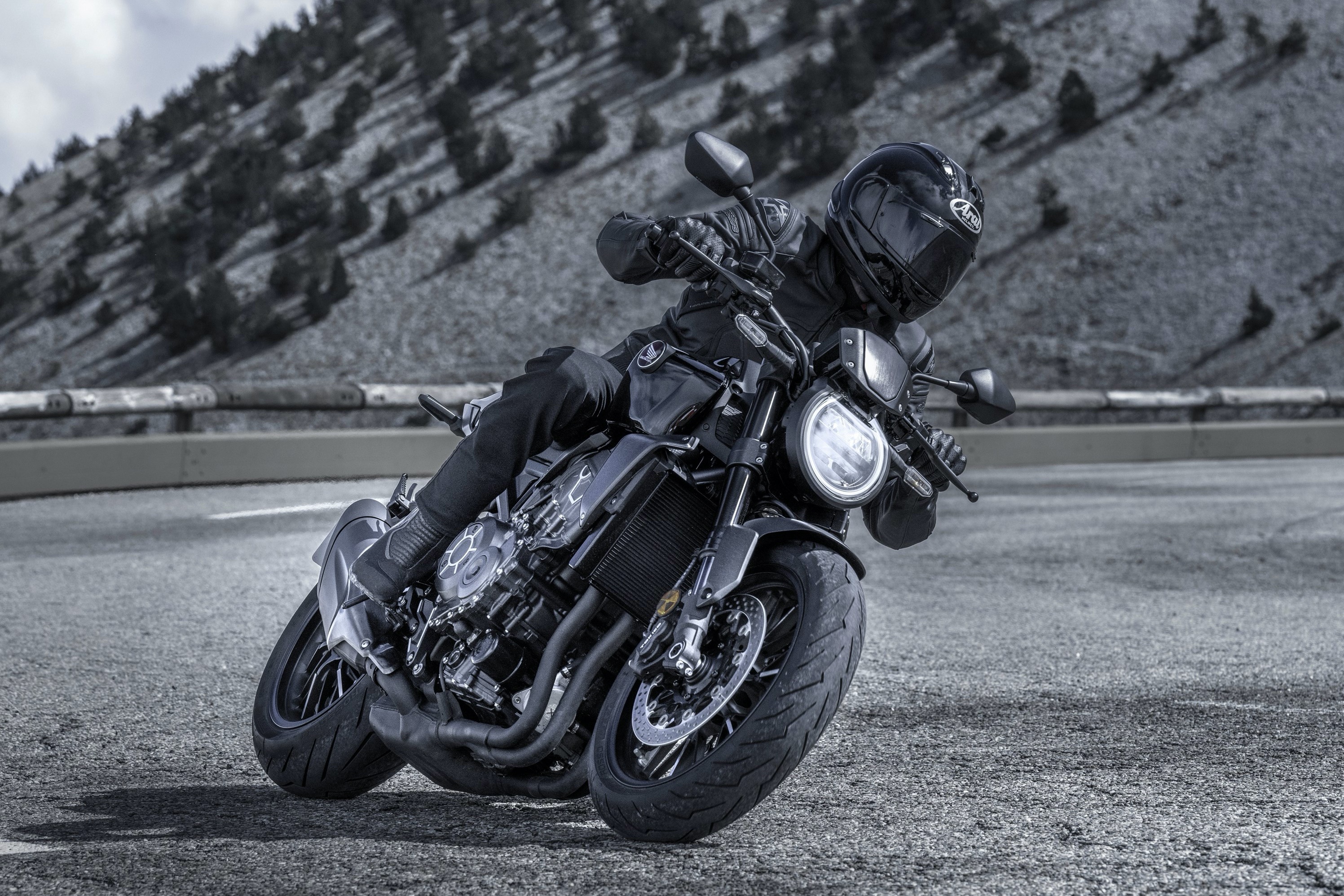 Honda CB1000R Black Edition ra mắt ảnh 12 Honda CB1000R Black Edition ra mat anh 12