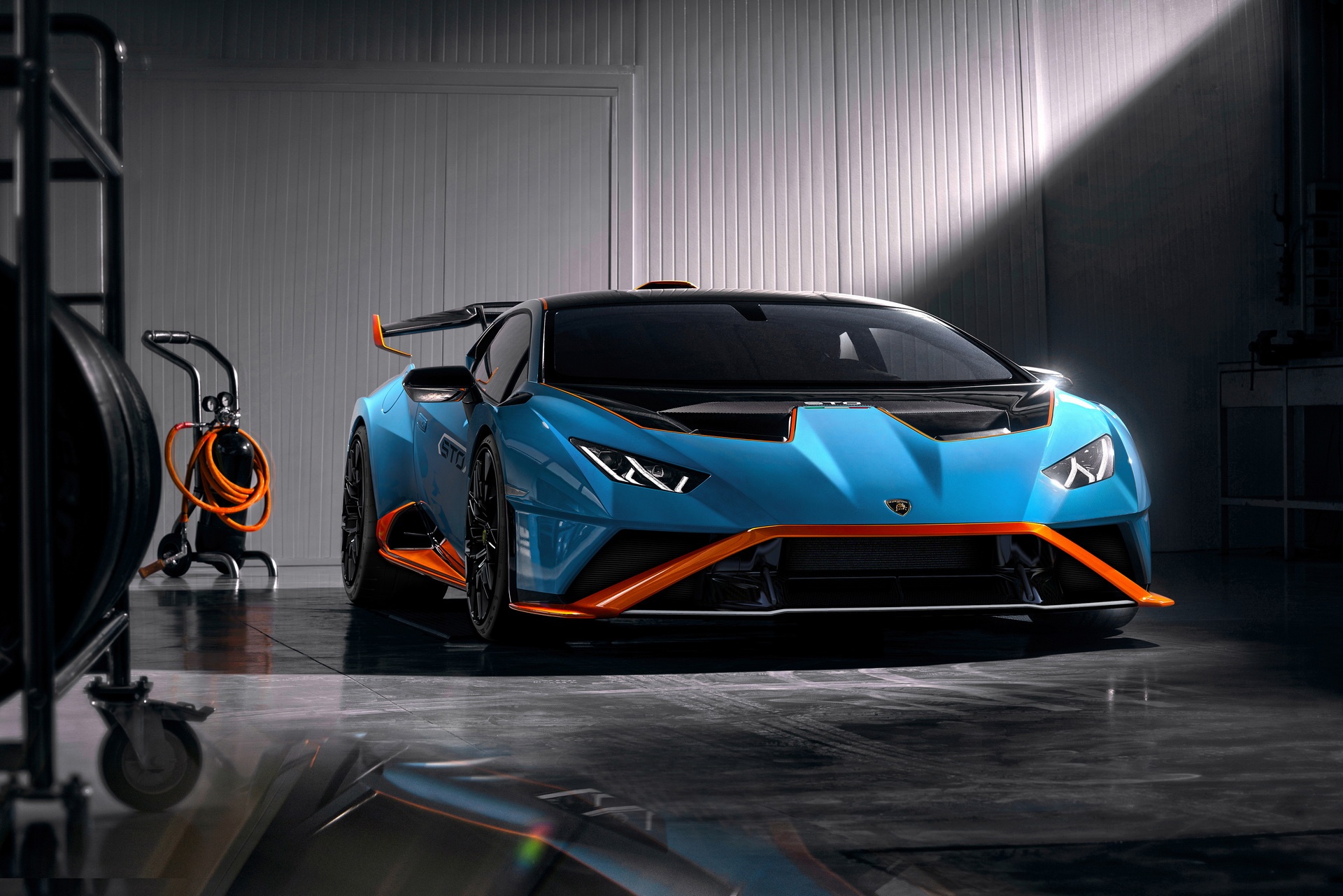 Lamborghini Huracan STO ra mat anh 1