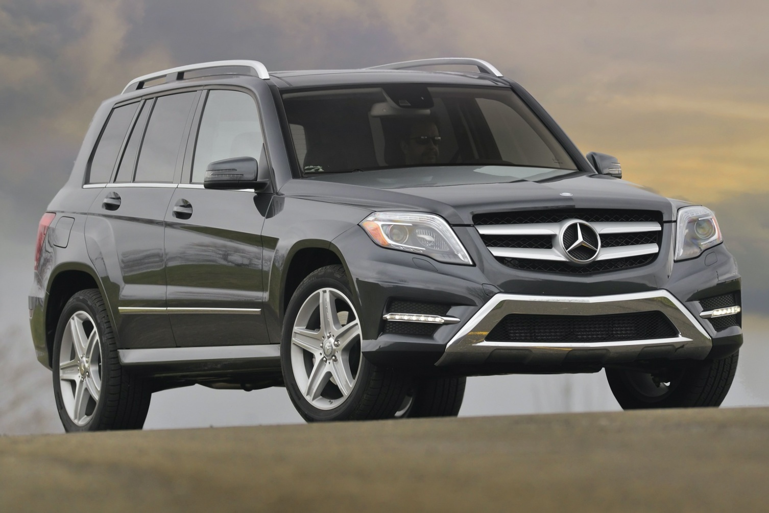 Hon 3.200 xe Mercedes-Benz gap loi tui khi tai Viet Nam hinh anh