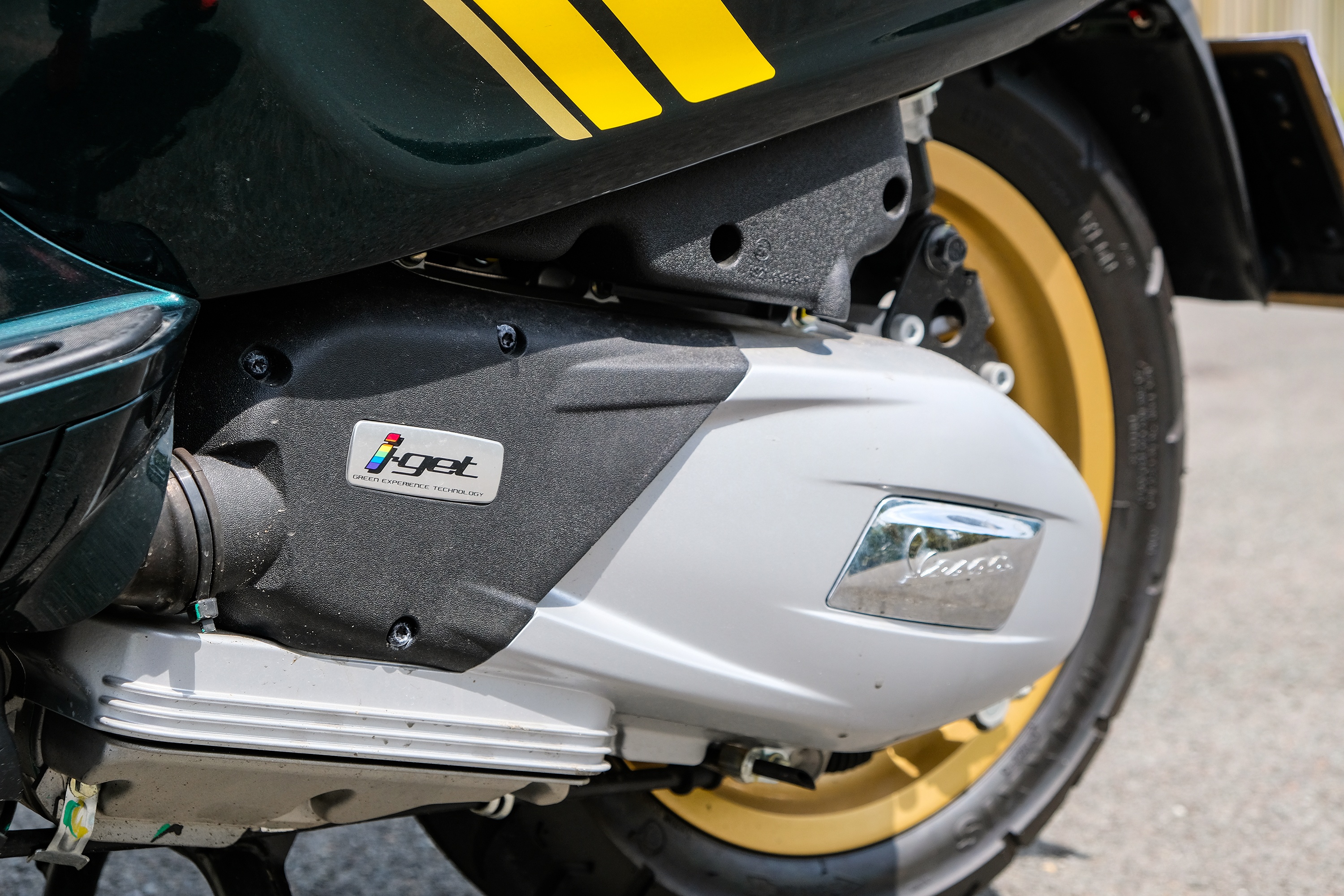 Danh gia Vespa Sprint 150 Racing Sixties anh 12