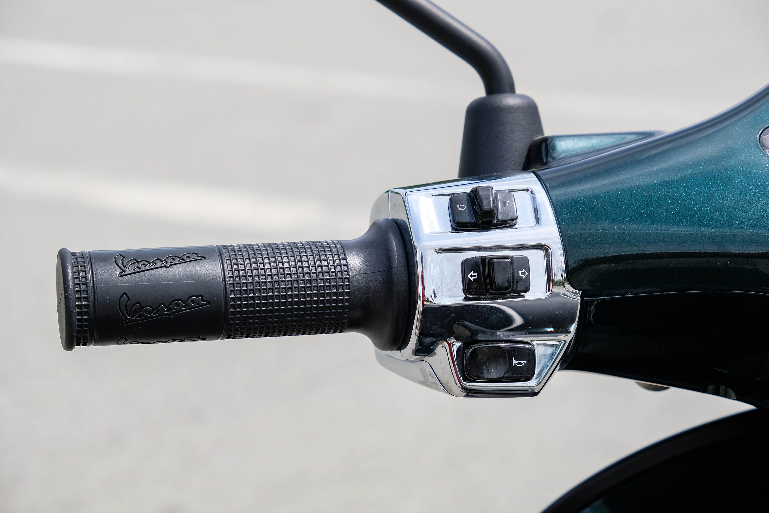 Danh gia Vespa Sprint 150 Racing Sixties anh 7