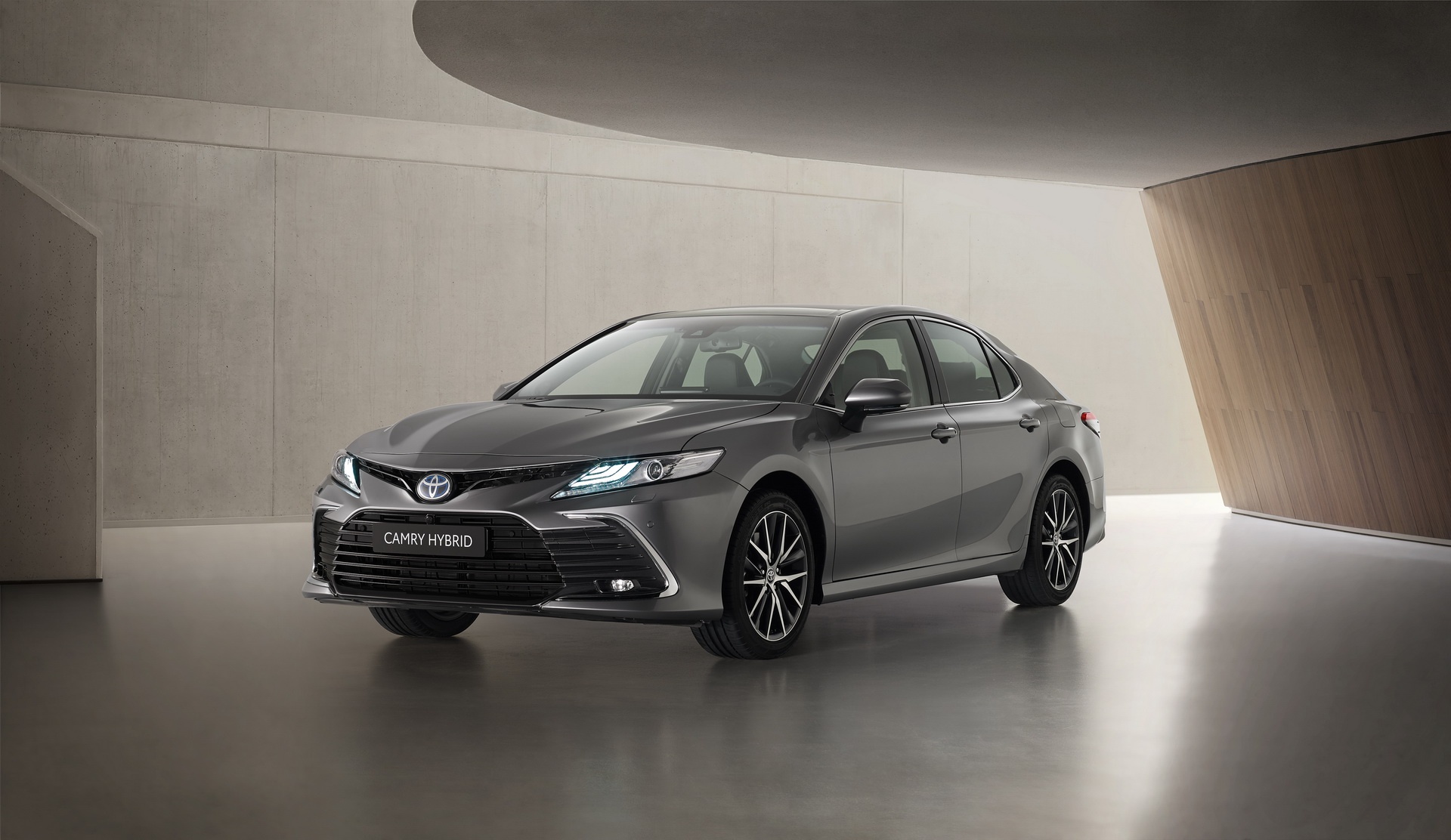 Toyota Camry Hybrid 2021 ra mắt ảnh 1 Toyota Camry Hybrid 2021 ra mat anh 1