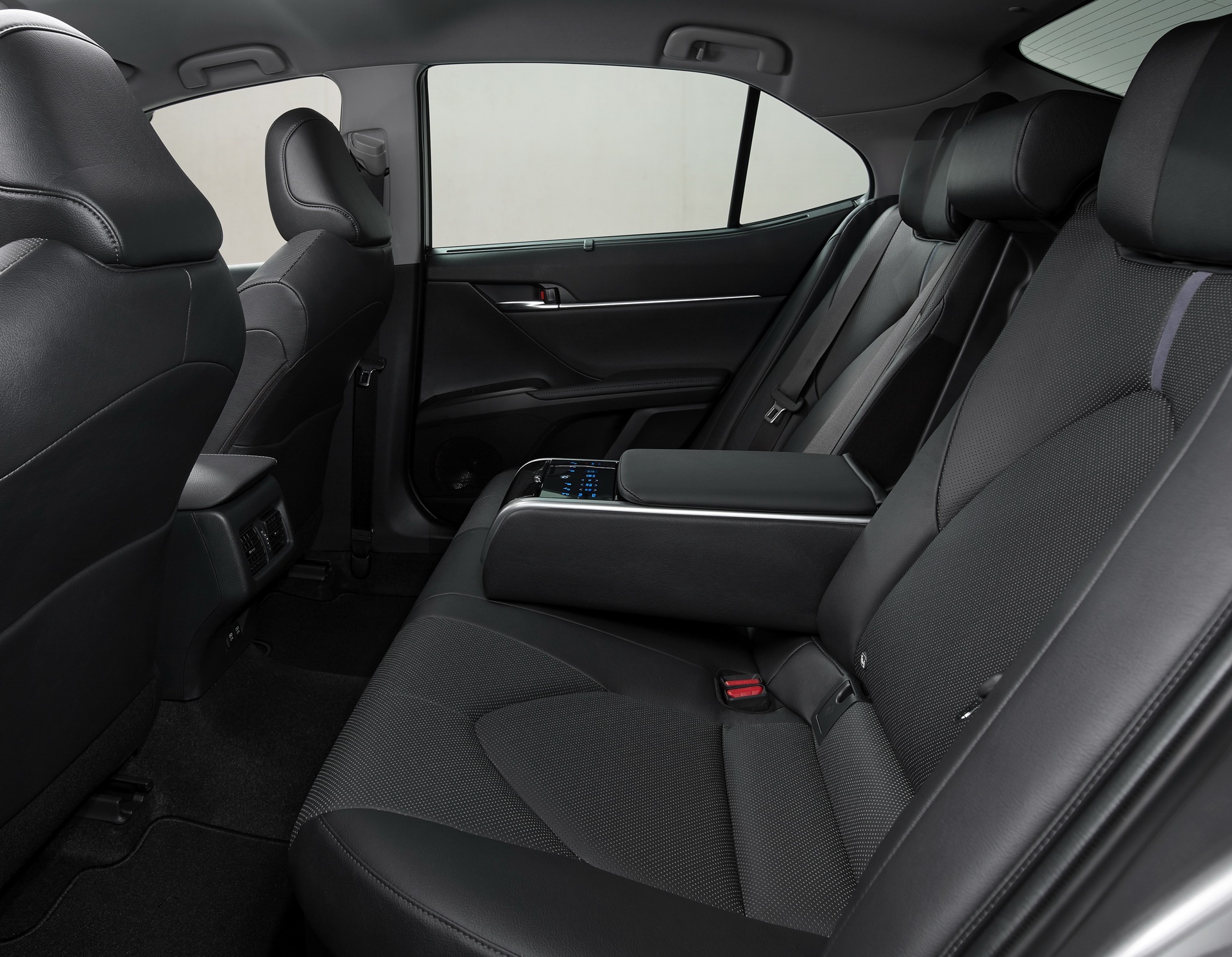 Toyota Camry Hybrid 2021 ra mắt ảnh 6 Toyota Camry Hybrid 2021 ra mat anh 6
