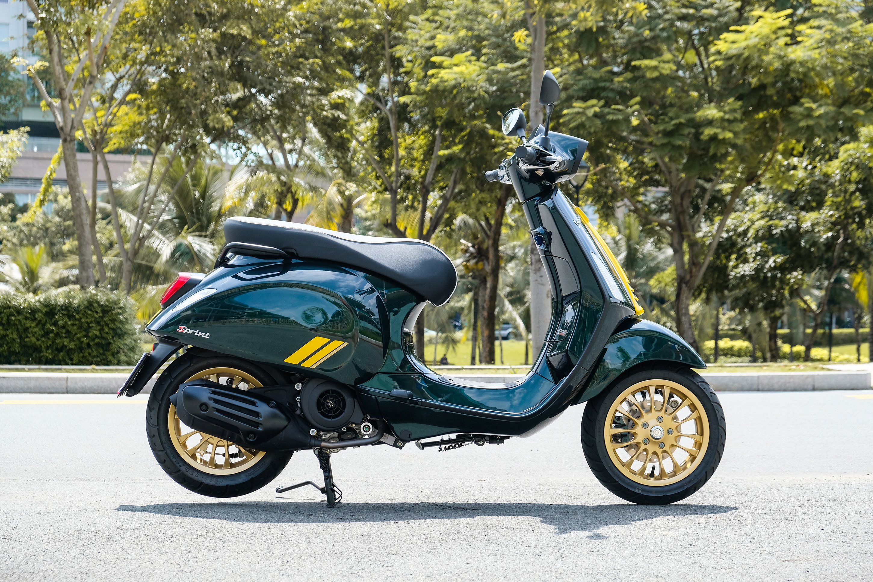 Danh gia Vespa Sprint 150 Racing Sixties anh 13