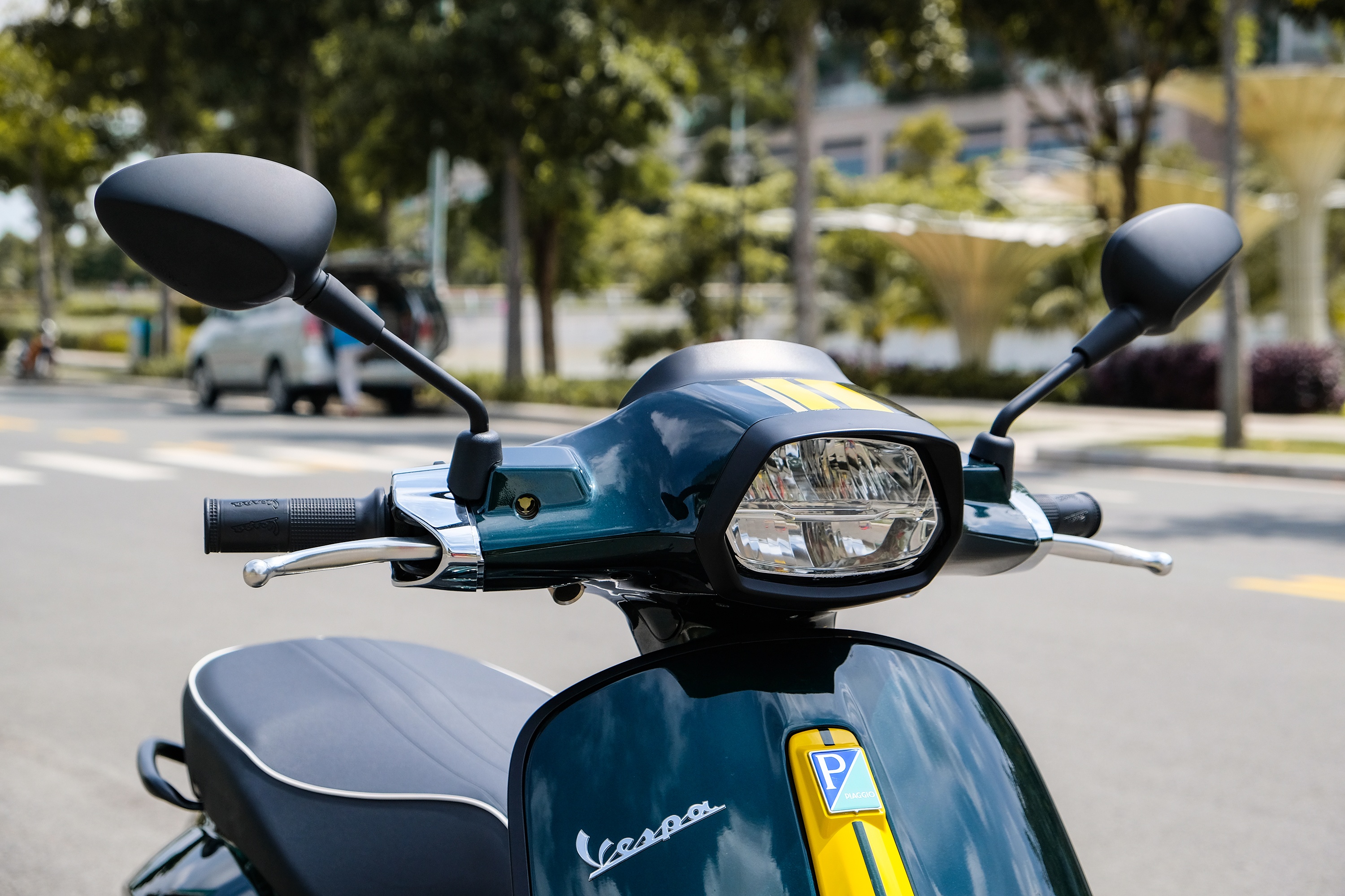 Danh gia Vespa Sprint 150 Racing Sixties anh 6