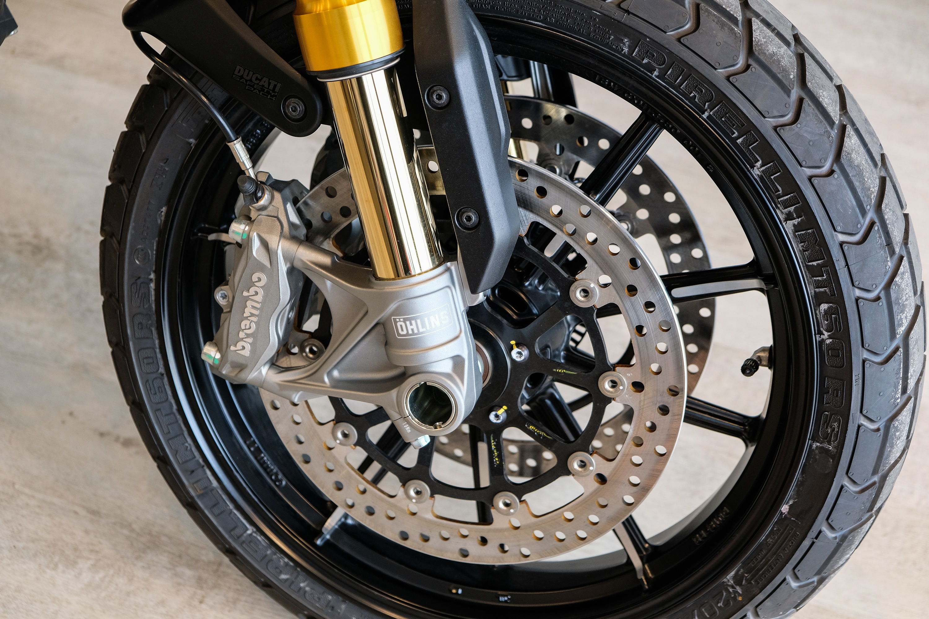 Ducati Scrambler 1100 Sport Pro ra mat anh 11