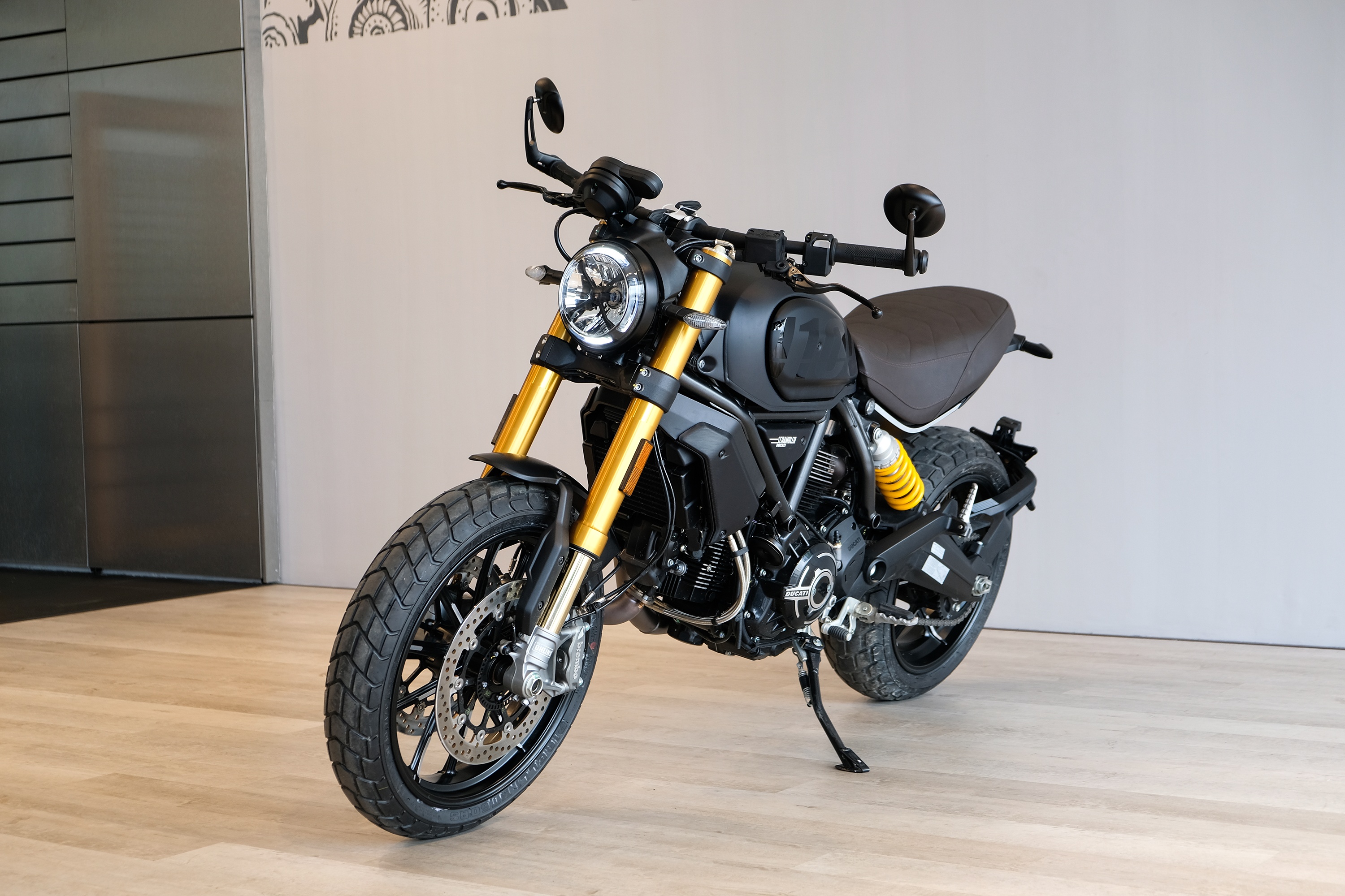 Ducati Scrambler 1100 Sport Pro ra mat anh 1