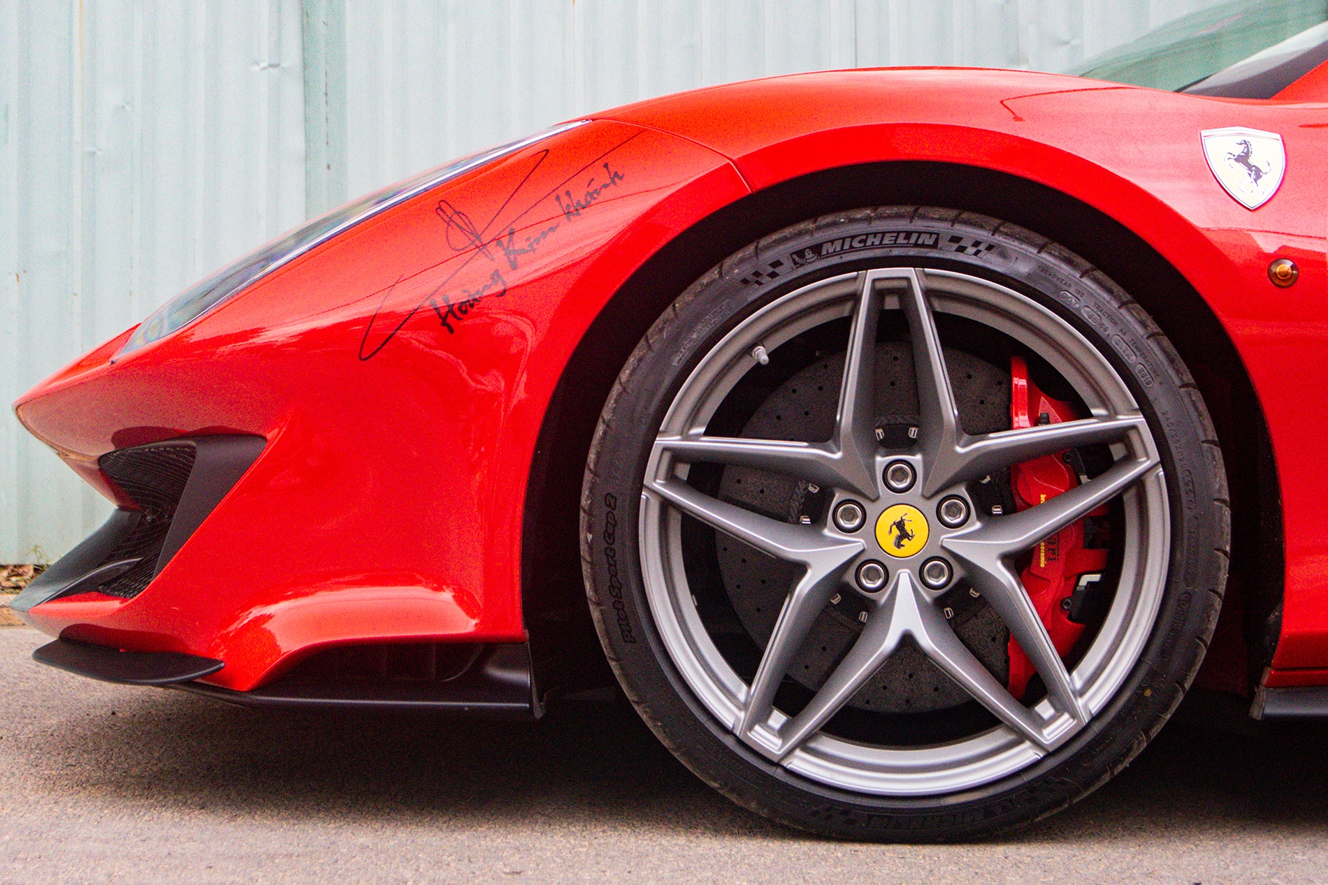 Ferrari 488 Pista Spider đầu tiên Việt Nam ảnh 8 Ferrari 488 Pista Spider dau tien Viet Nam anh 8