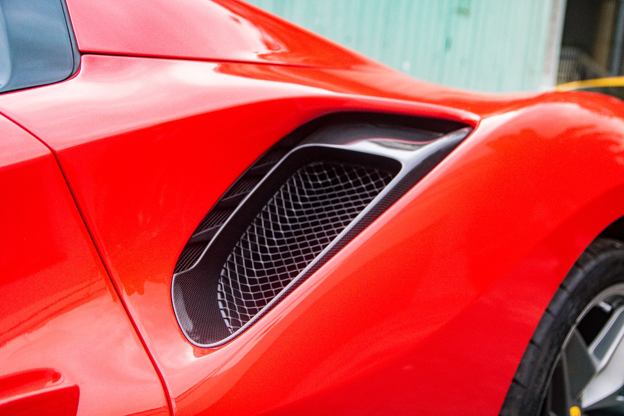 Ferrari 488 Pista Spider đầu tiên Việt Nam ảnh 4 Ferrari 488 Pista Spider dau tien Viet Nam anh 4
