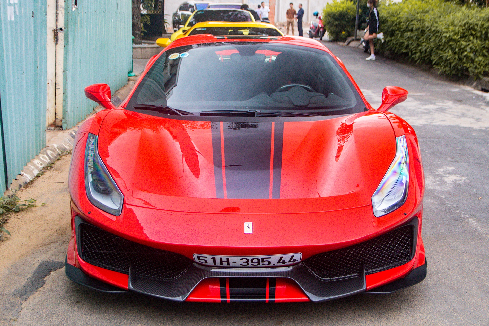 Chi tiet Ferrari 488 Pista Spider dau tien tai Viet Nam hinh anh