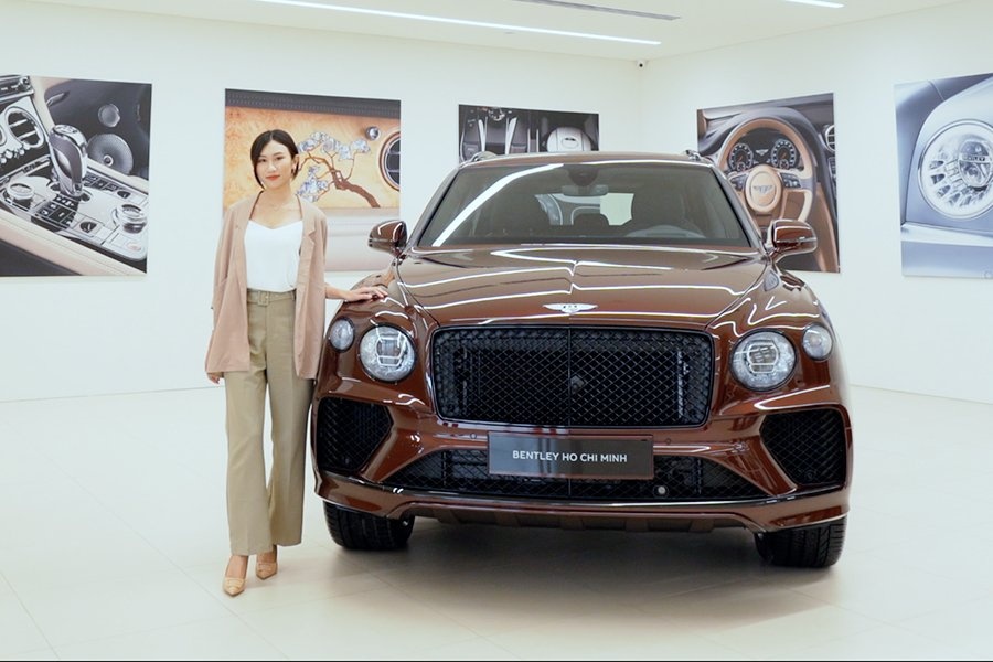 Trai nghiem nhanh Bentley Bentayga V8 2021 dau tien tai Viet Nam hinh anh