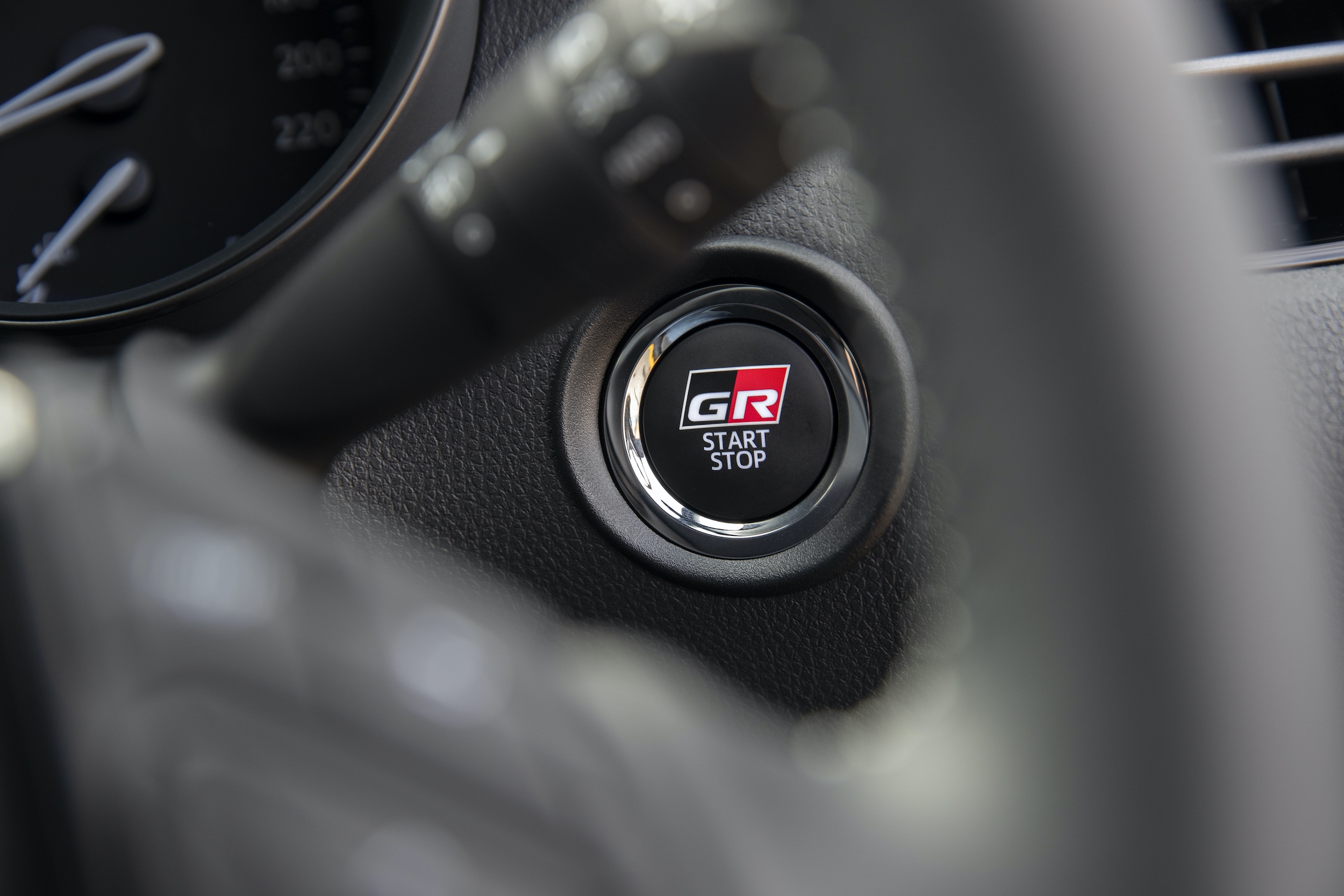 Toyota CH-R ra mat Australia anh 6