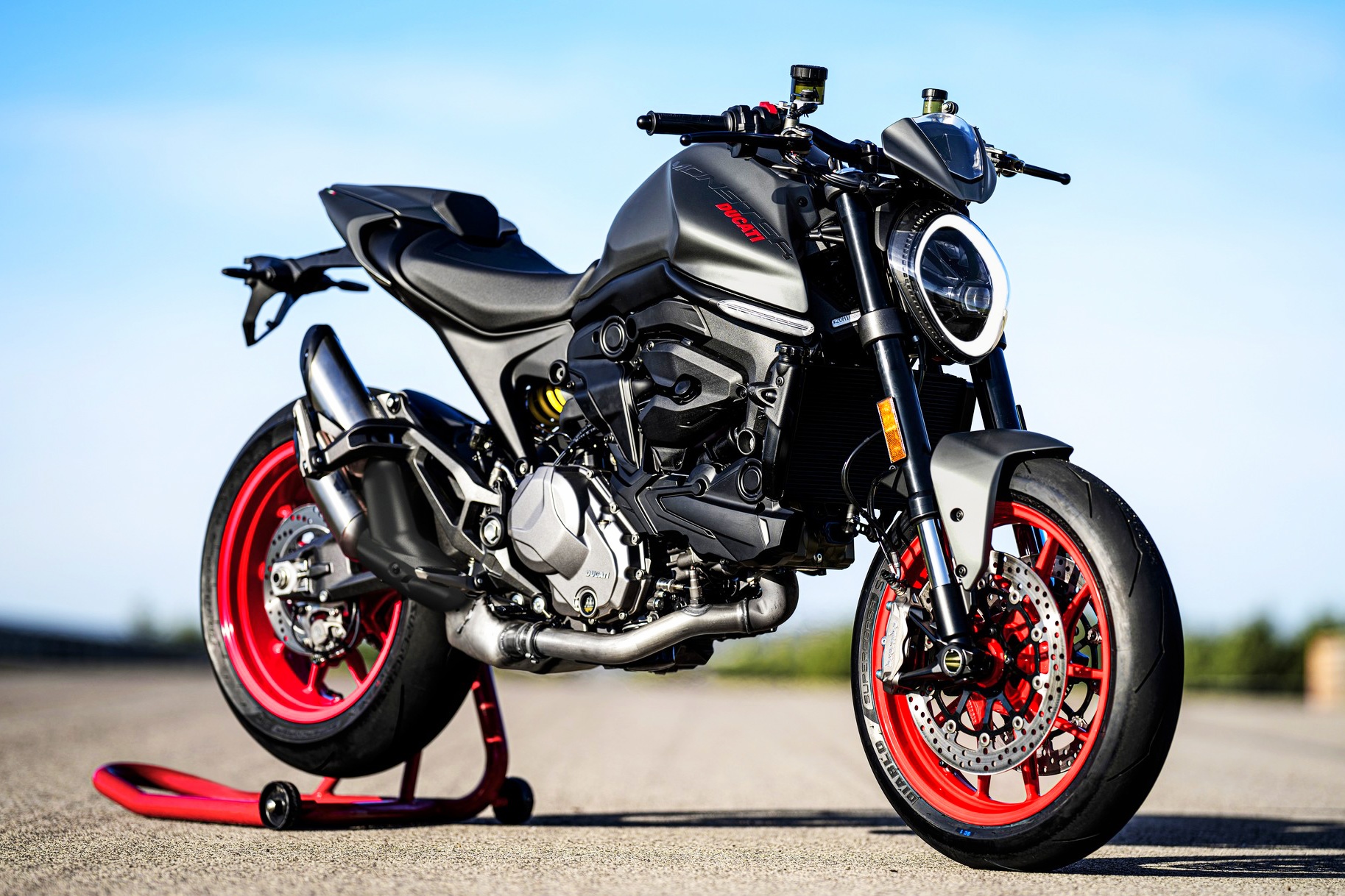 Ducati Monster the he moi duoc ra mat hinh anh