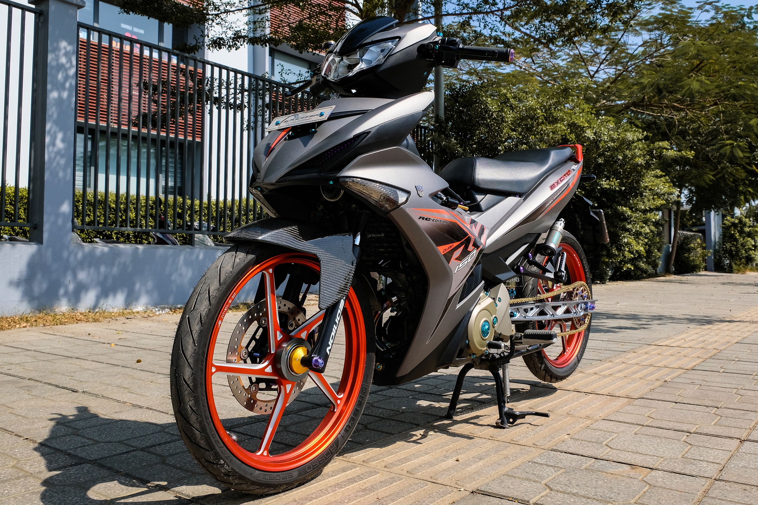 Chi tiet Yamaha Exciter voi goi do 180 trieu dong tai TP.HCM hinh anh
