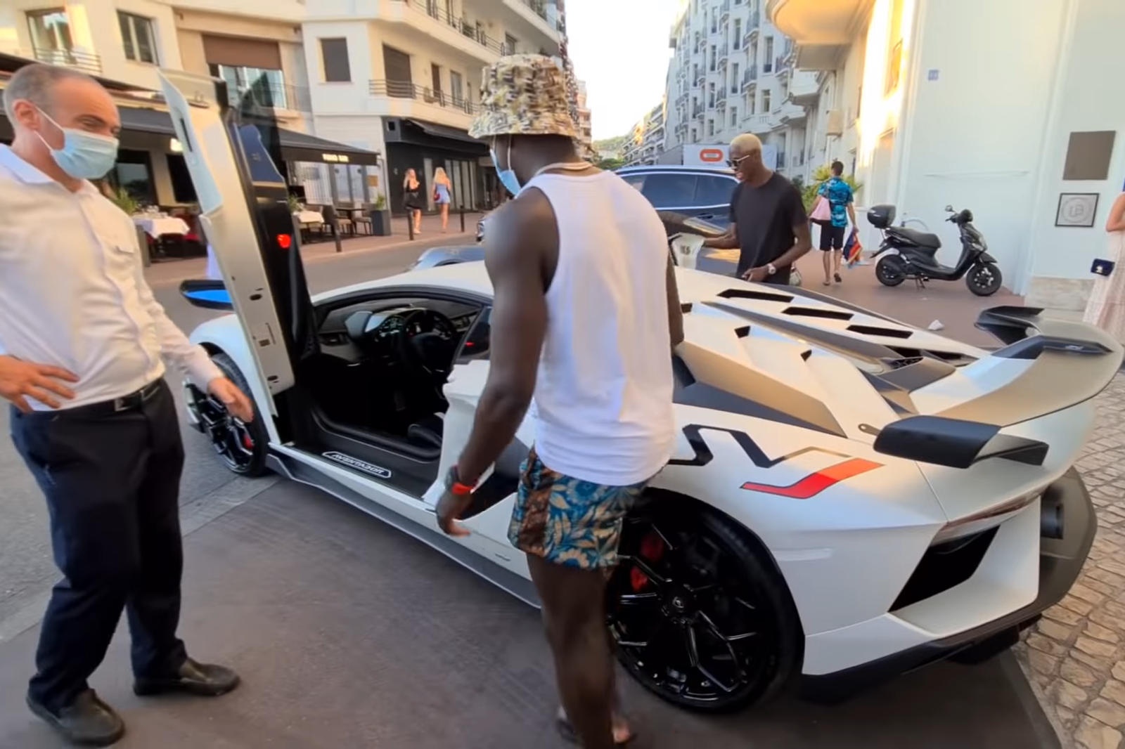 canh sat Anh nghien nat sieu xe Lamborghini anh 5