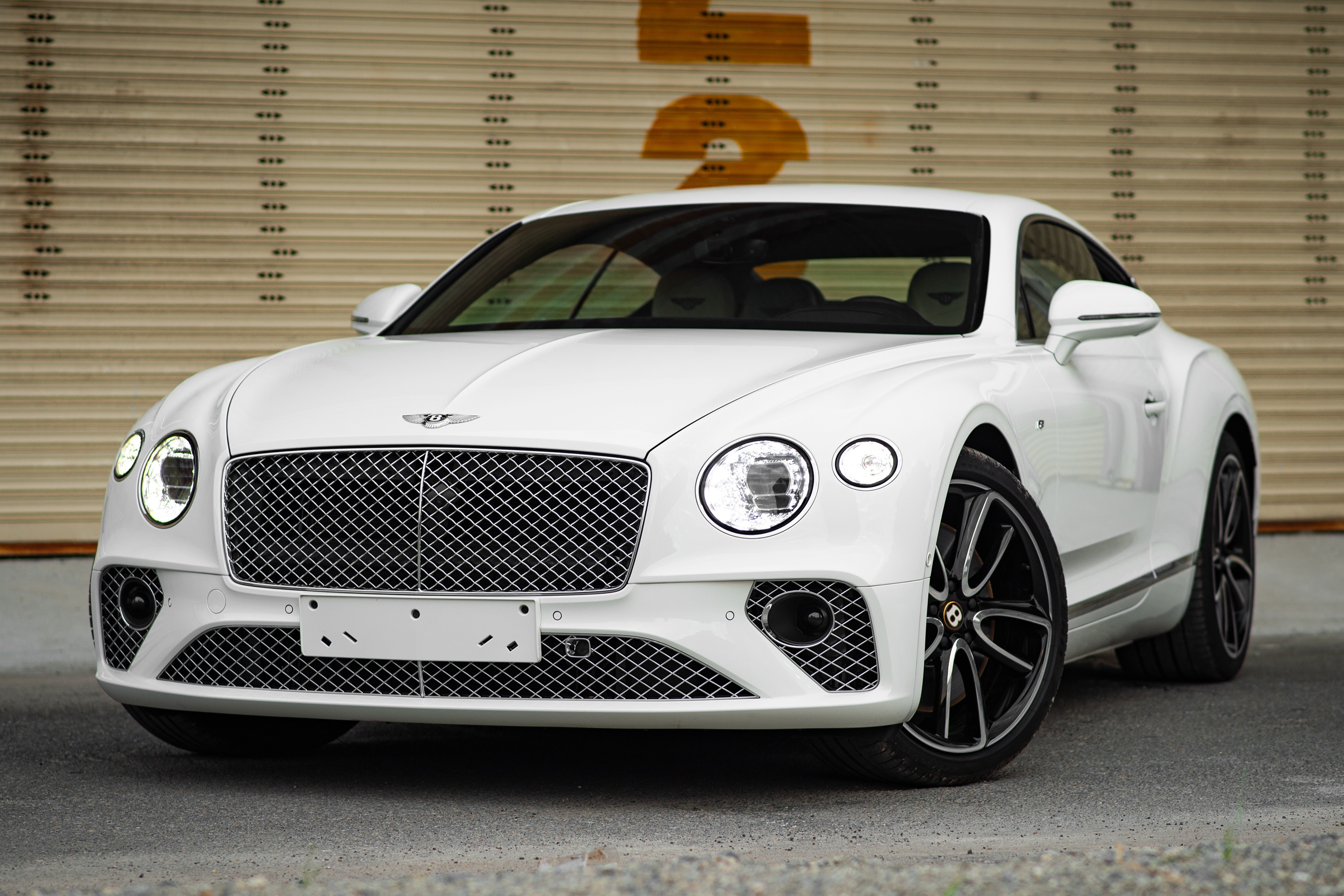 Chi tiet Bentley Continental GT phien ban dac biet tai Viet Nam hinh anh
