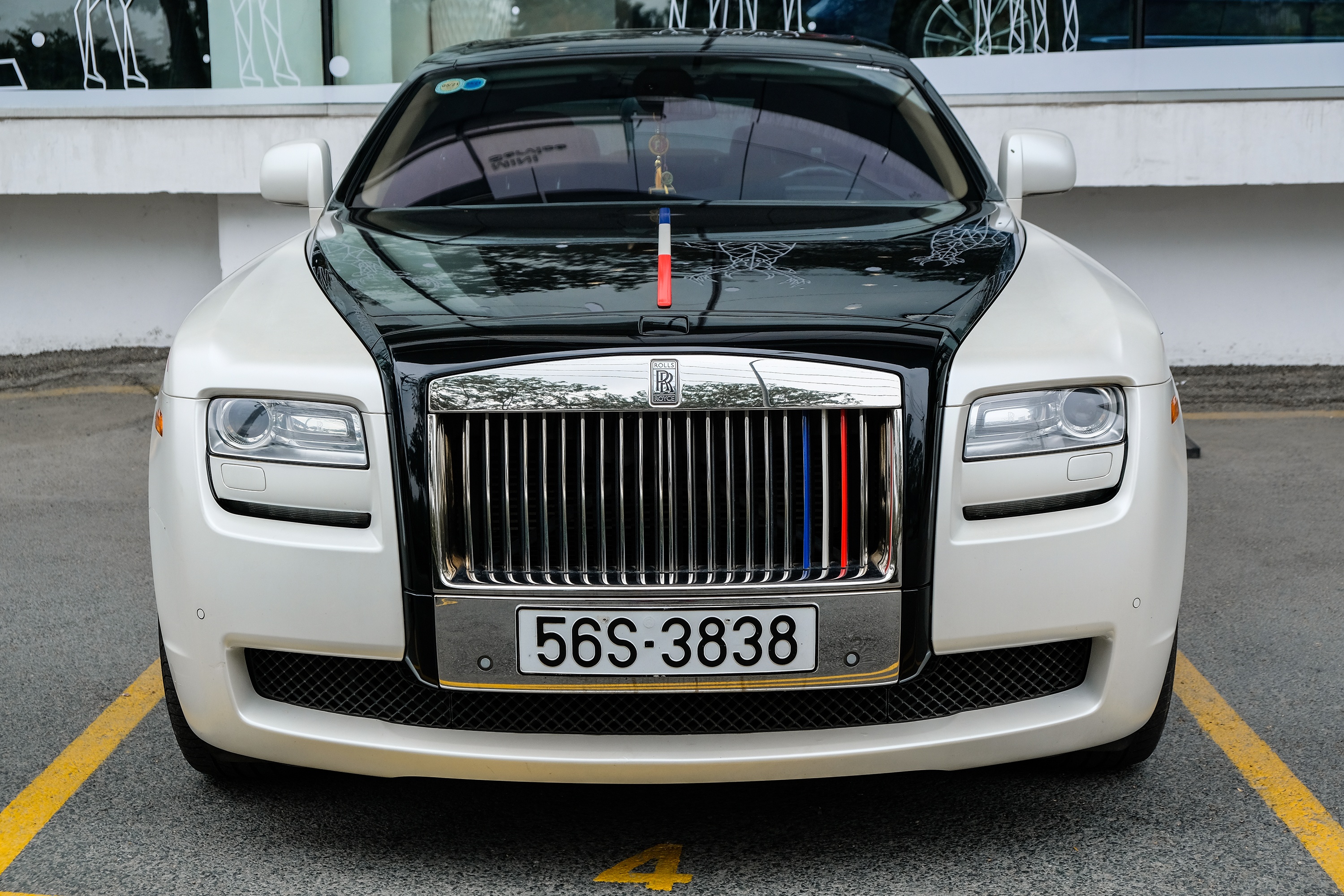Minh Nhua lai Rolls-Royce anh 8