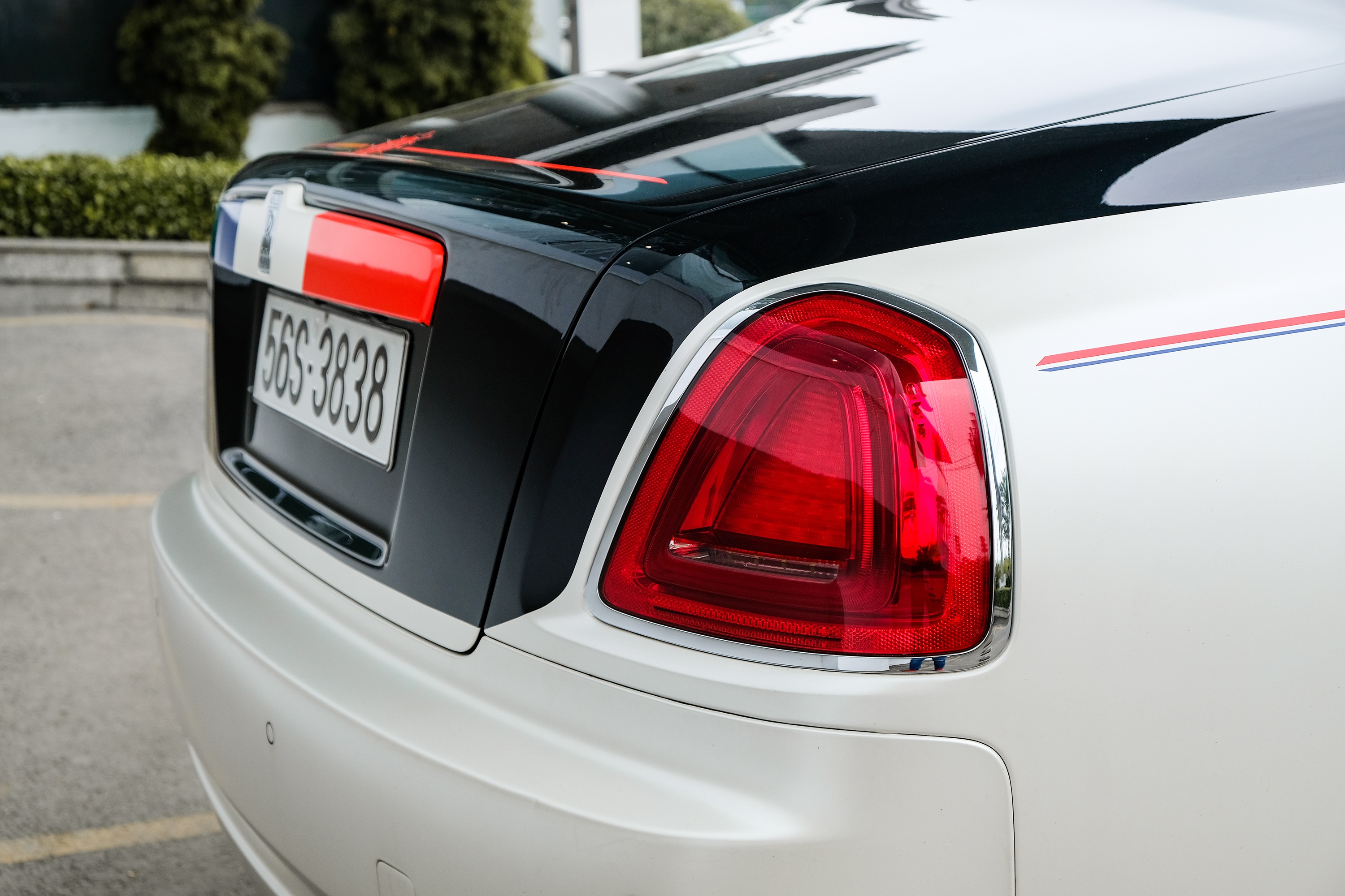 Minh Nhua lai Rolls-Royce anh 10