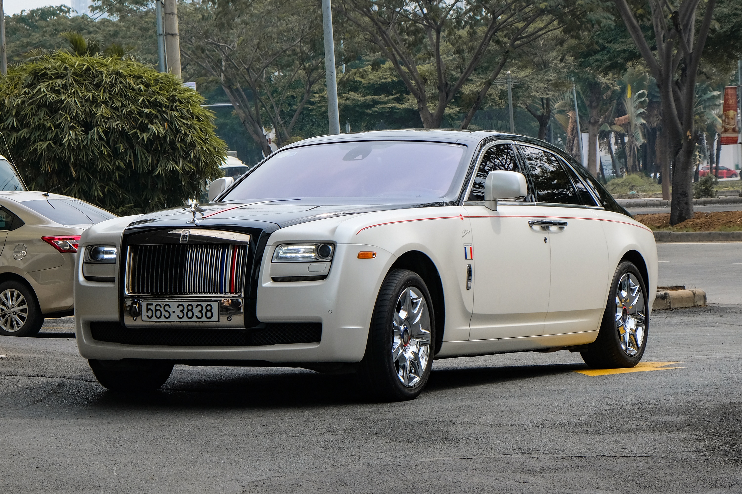 Minh Nhua lai Rolls-Royce anh 1
