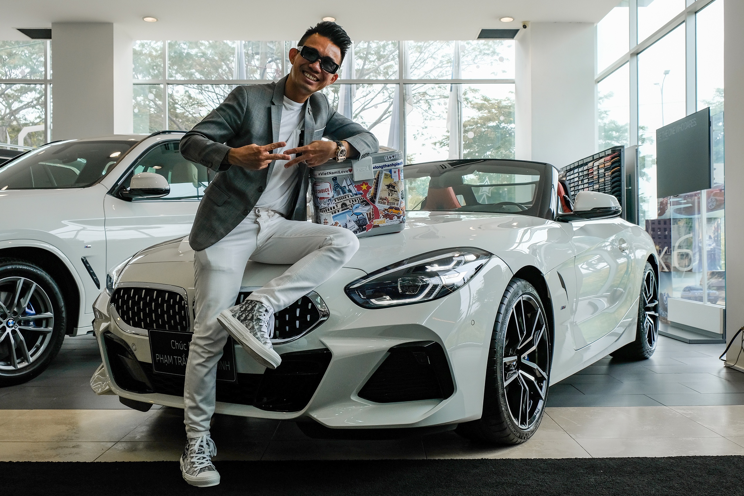 Chi tiet BMW Z4 sDrive30i M Sport cua Minh Nhua hinh anh