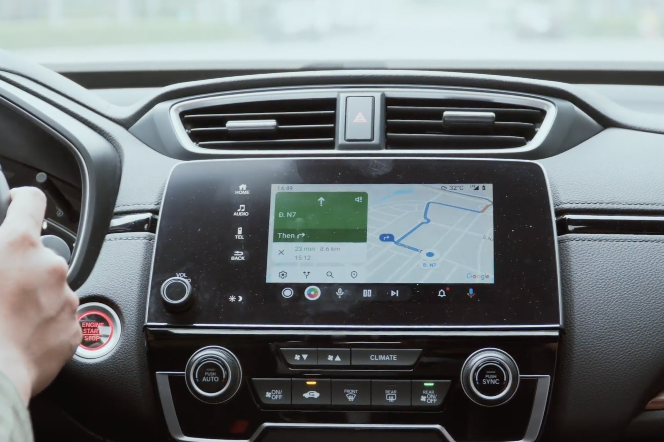 Trai nghiem tro ly ao tieng Viet Kiki tren oto hinh anh