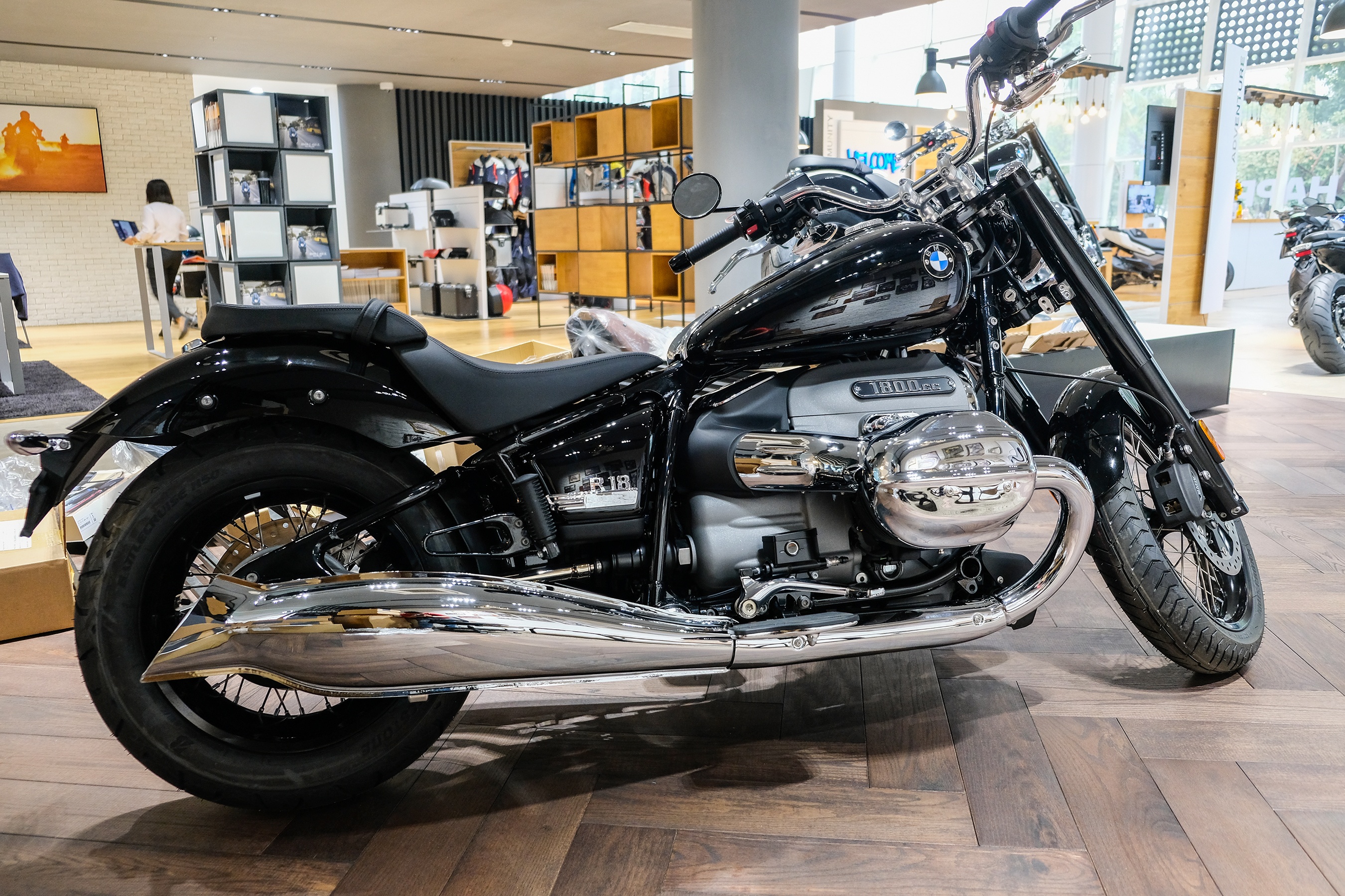 BMW R 18 duoc ra mat tai Viet Nam, gia tu 929 trieu dong hinh anh
