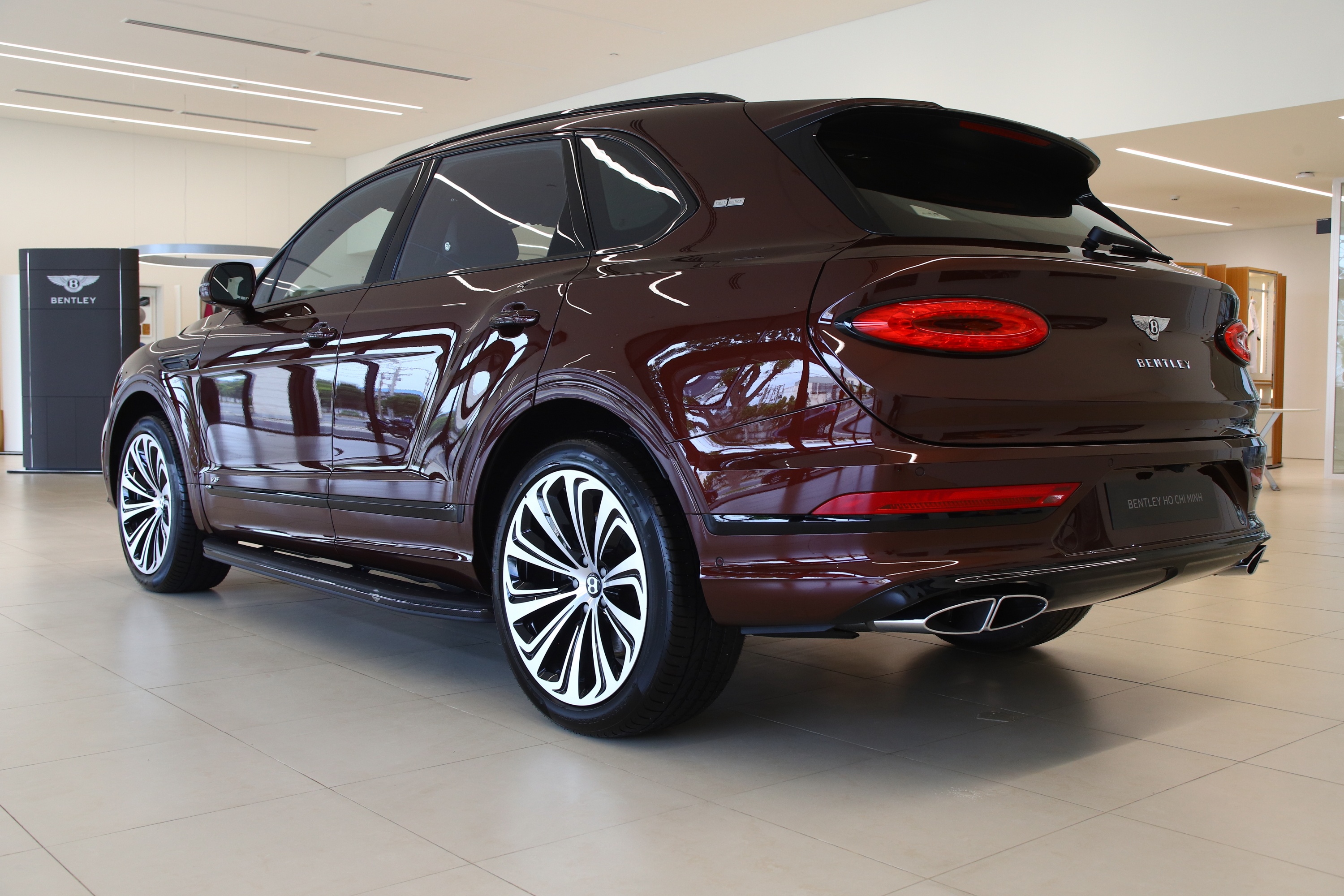 Nhung sieu xe dang chu y duoc mang ve Viet Nam anh 33