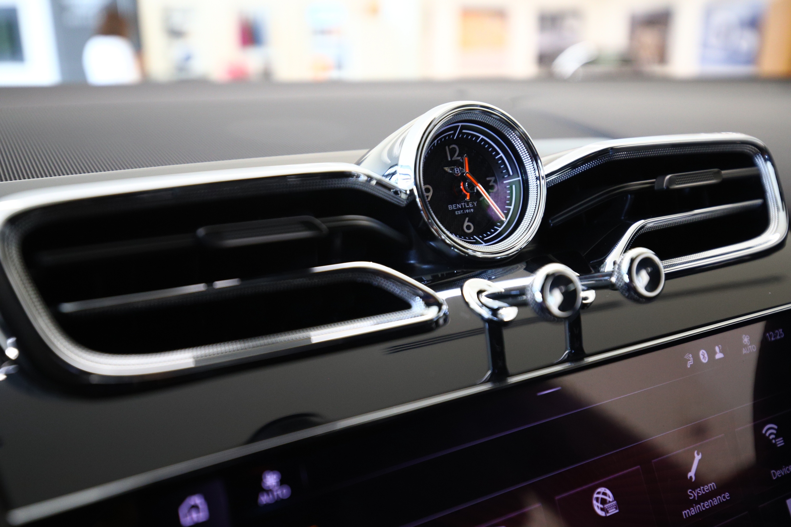 Nhung sieu xe dang chu y duoc mang ve Viet Nam anh 37