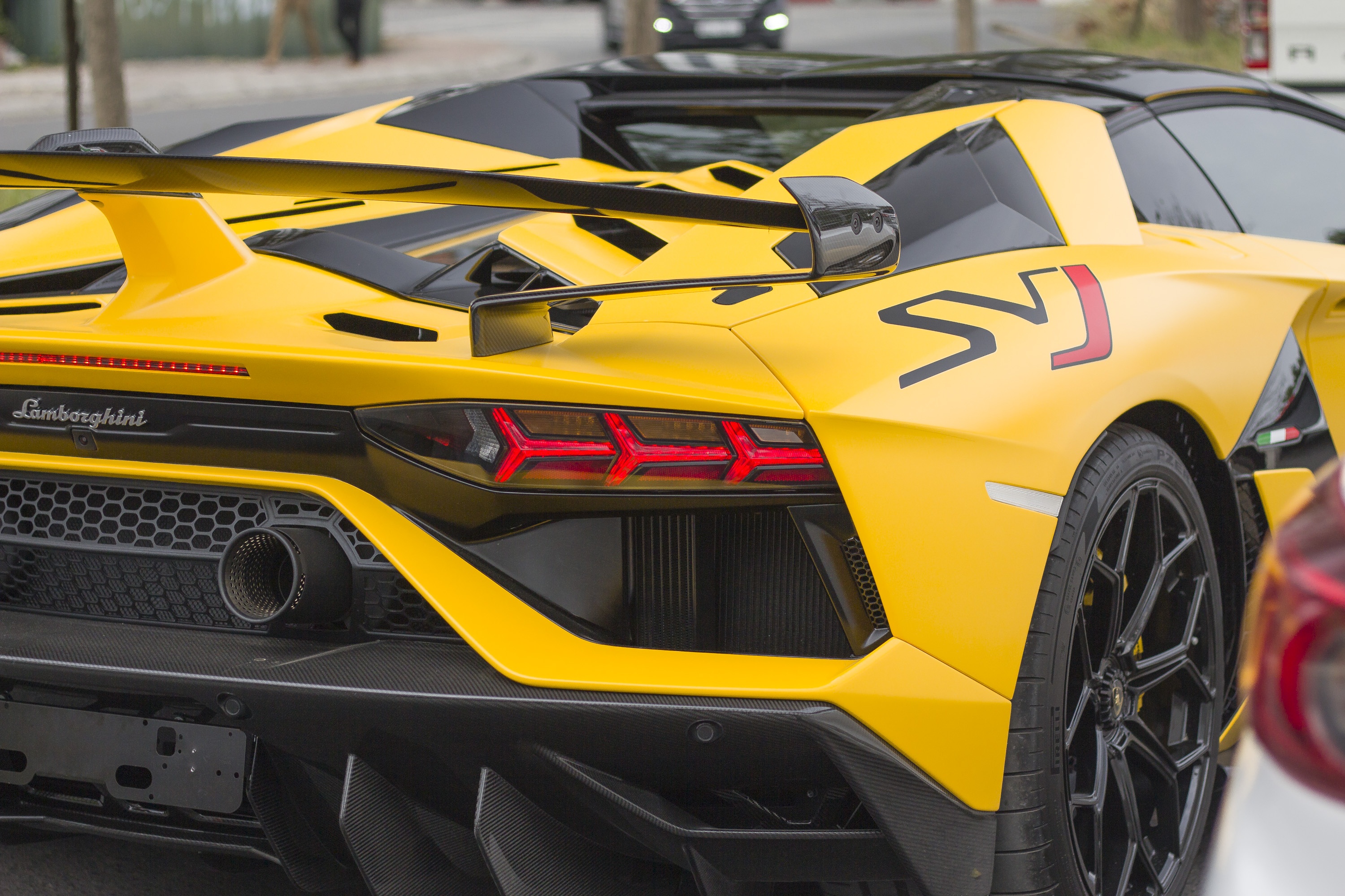 Nhung sieu xe dang chu y duoc mang ve Viet Nam anh 15