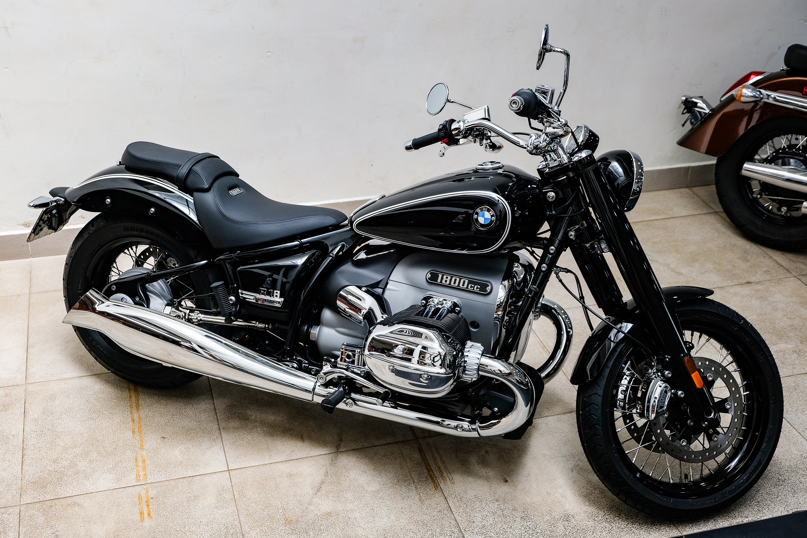 Chi tiet BMW R 18 First Edition dau tien tai Viet Nam hinh anh