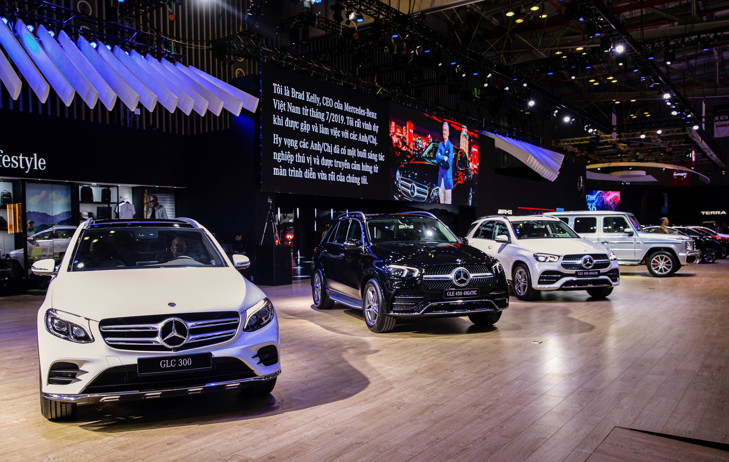 Chinh sach ho tro 50% phi truoc ba da giai cuu thi truong oto Viet hinh anh