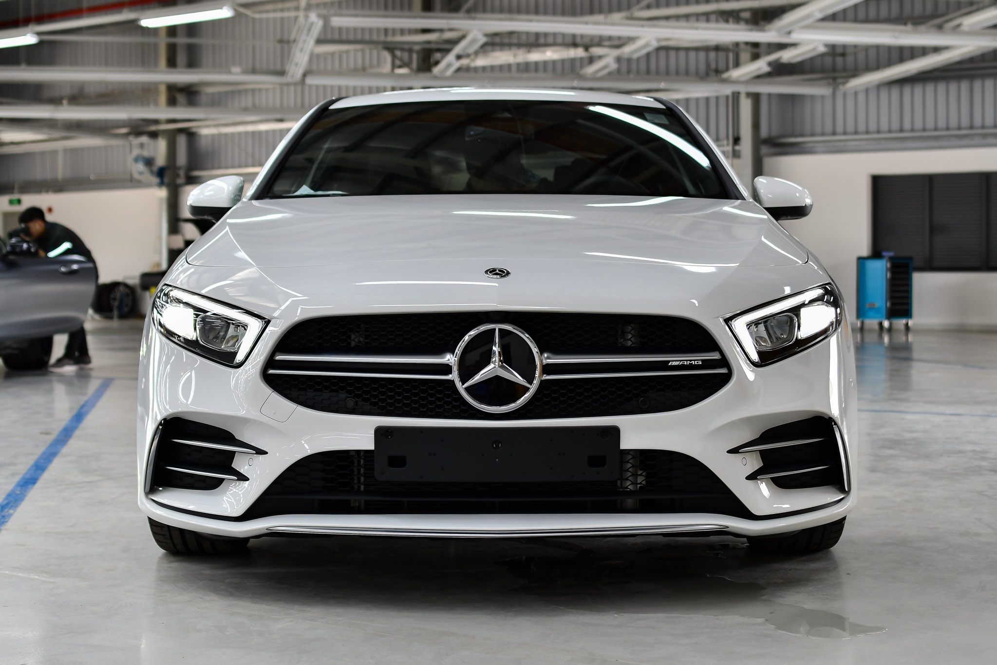 So sánh BMW 330i M Sport hay Mercedes-AMG A 35 4Matic ảnh 16 So sanh BMW 330i M Sport hay Mercedes-AMG A 35 4Matic anh 16