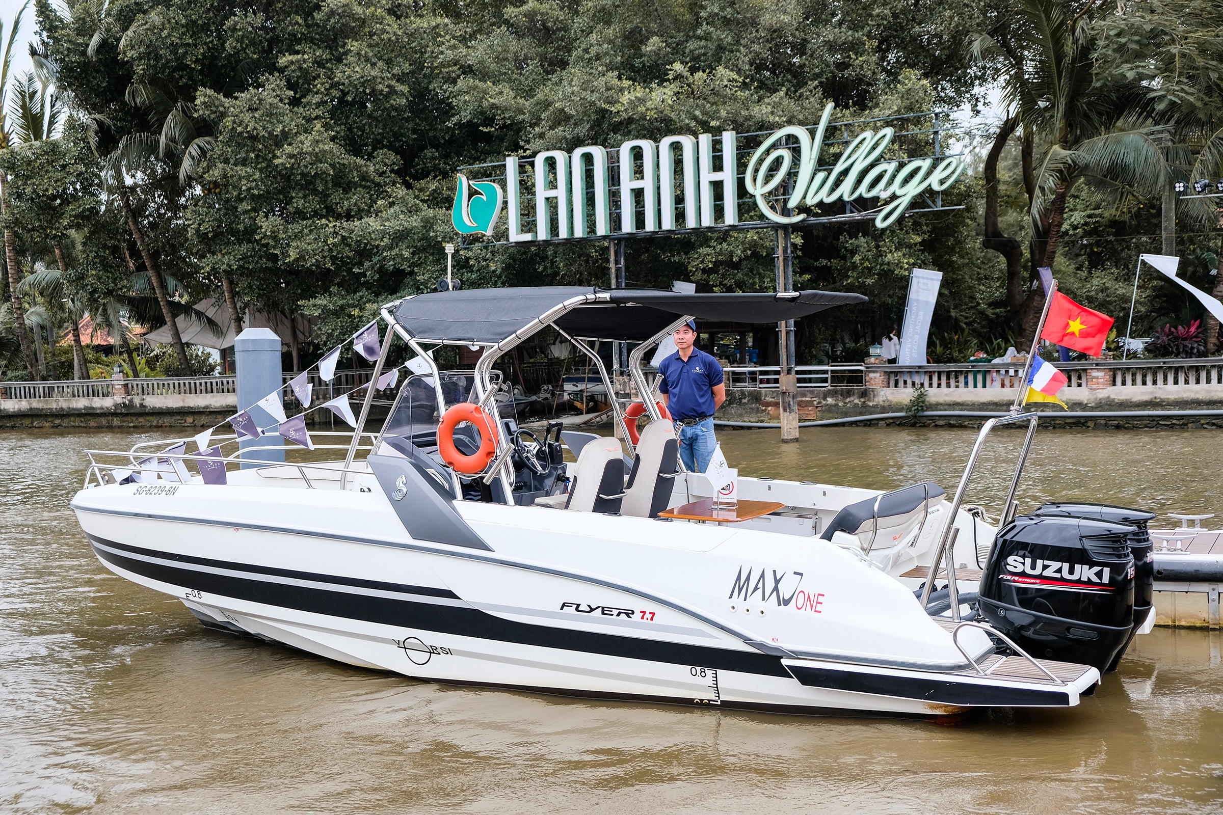 Dan sieu xe va du thuyen tram ty dong tu hop tai TP.HCM anh 4