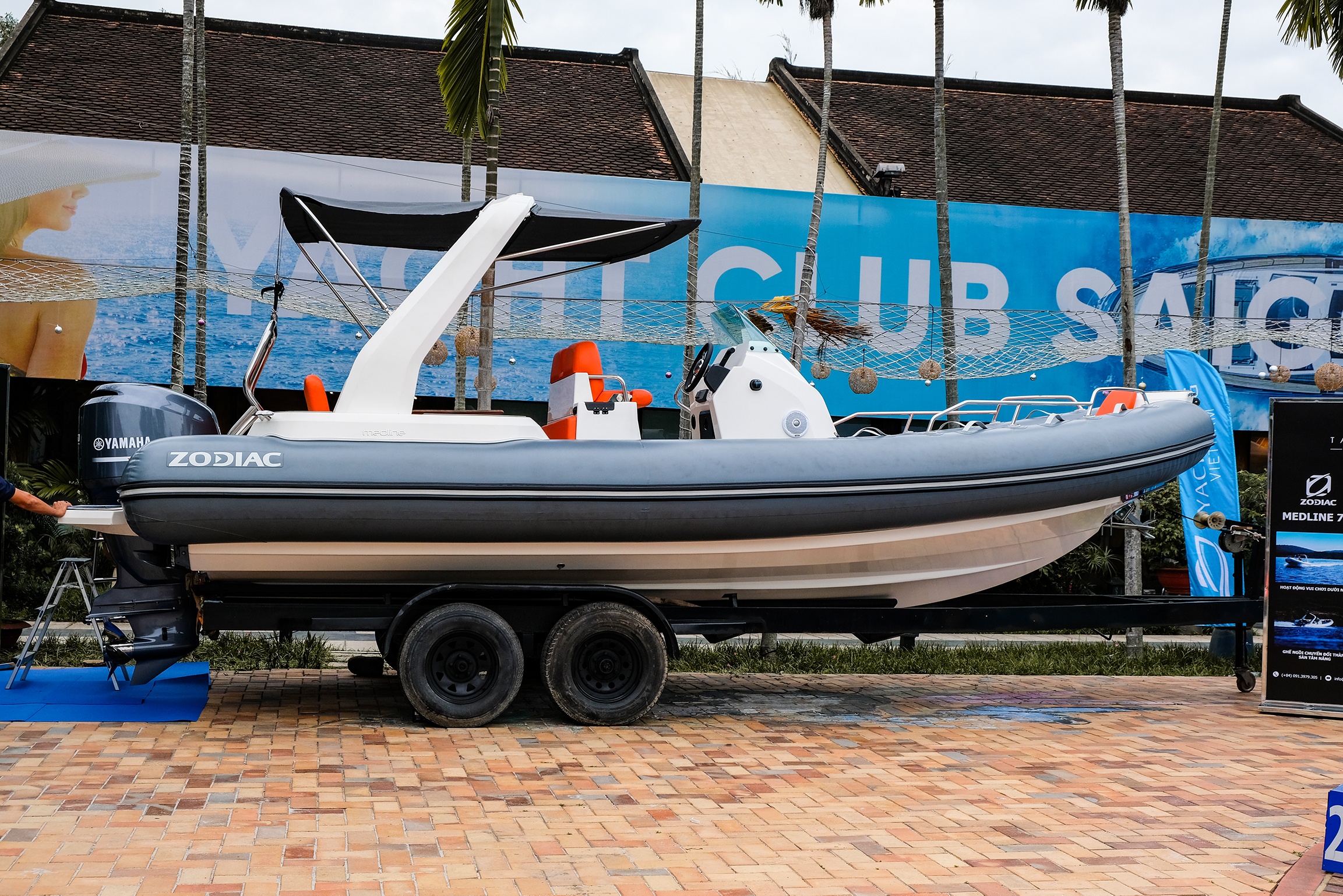 Dan sieu xe va du thuyen tram ty dong tu hop tai TP.HCM anh 2