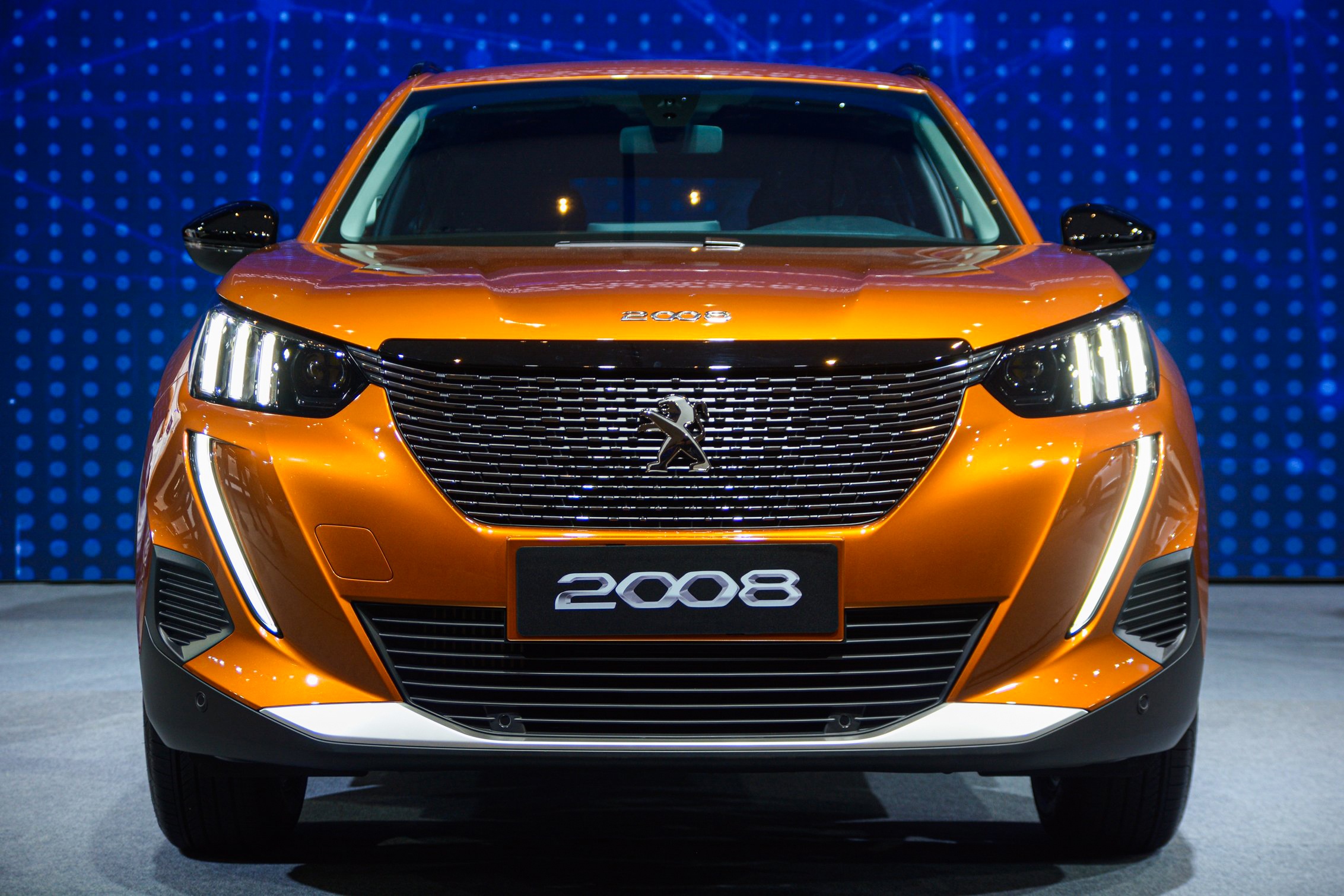 So sanh Peugeot 2008 GT Line va Hyundai Kona 1.6 Turbo hinh anh