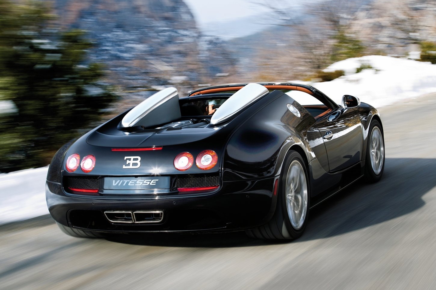 Những hypercar đáng chú ý có thể về Việt Nam trong năm 2021 ảnh 3 Nhung hypercar dang chu y co the ve Viet Nam trong nam 2021 anh 3