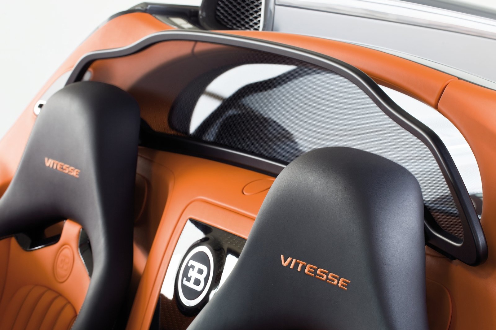 Những hypercar đáng chú ý có thể về Việt Nam trong năm 2021 ảnh 8 Nhung hypercar dang chu y co the ve Viet Nam trong nam 2021 anh 8