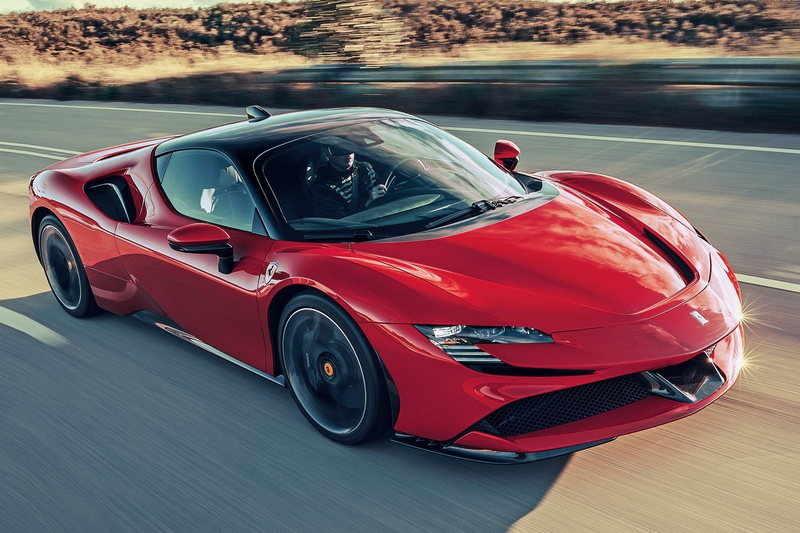 Những hypercar đáng chú ý có thể về Việt Nam trong năm 2021 ảnh 16 Nhung hypercar dang chu y co the ve Viet Nam trong nam 2021 anh 16