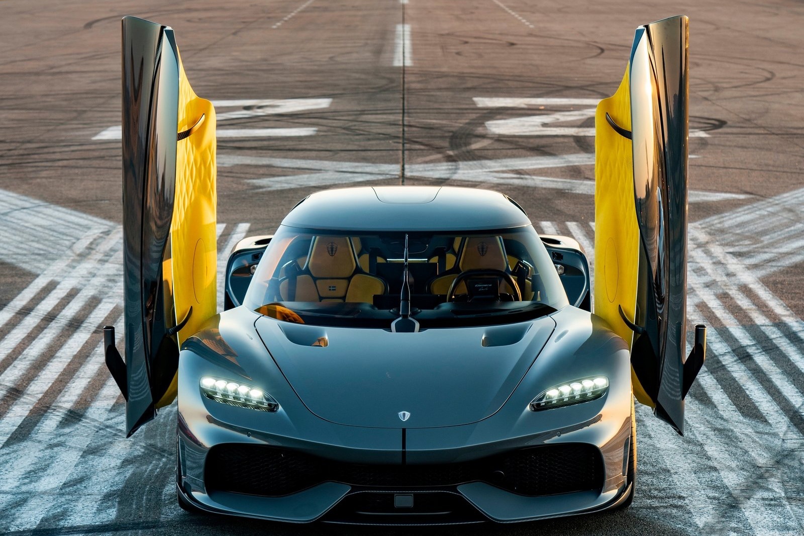 Nhung hypercar dang chu y co the ve Viet Nam trong nam 2021 anh 1