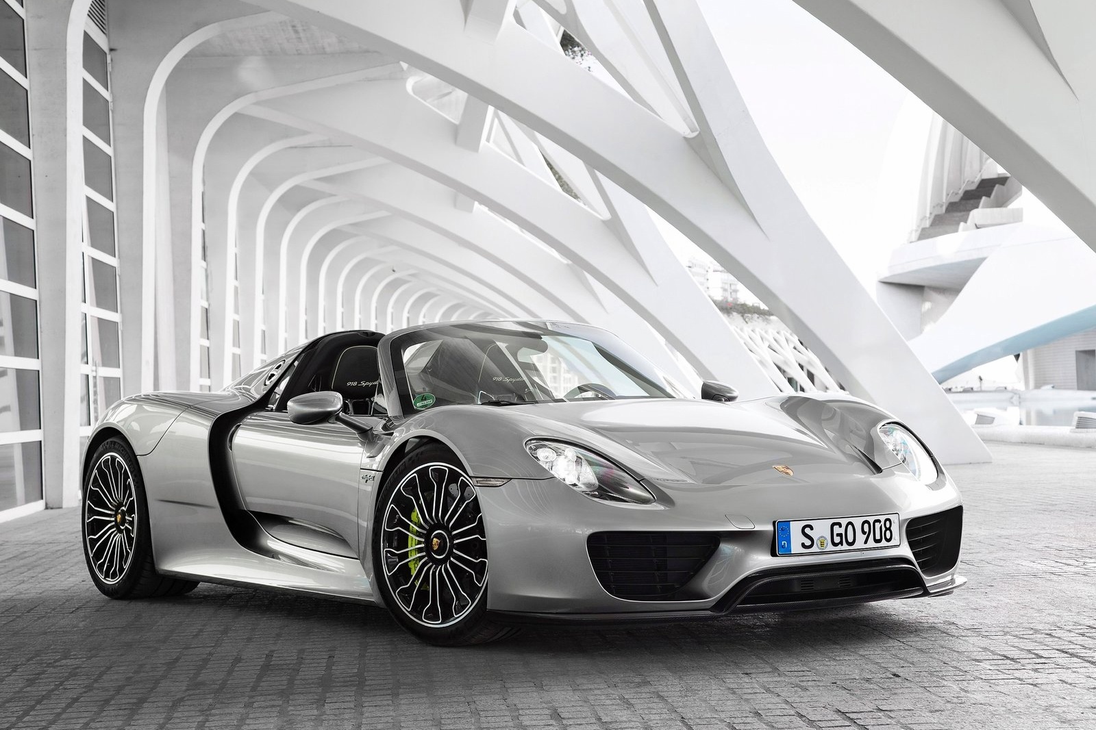 Những hypercar đáng chú ý có thể về Việt Nam trong năm 2021 ảnh 9 Nhung hypercar dang chu y co the ve Viet Nam trong nam 2021 anh 9