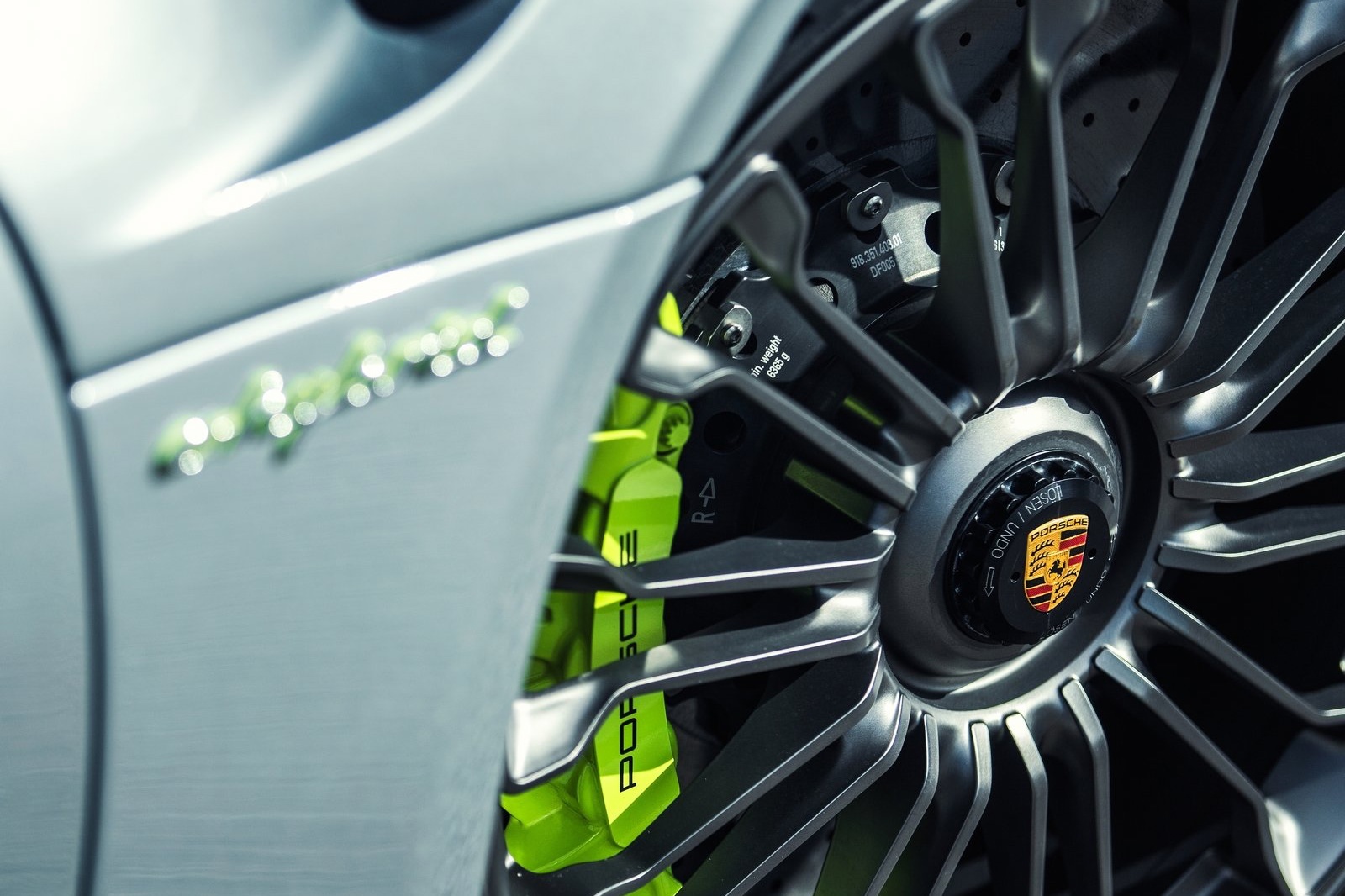 Những hypercar đáng chú ý có thể về Việt Nam trong năm 2021 ảnh 15 Nhung hypercar dang chu y co the ve Viet Nam trong nam 2021 anh 15