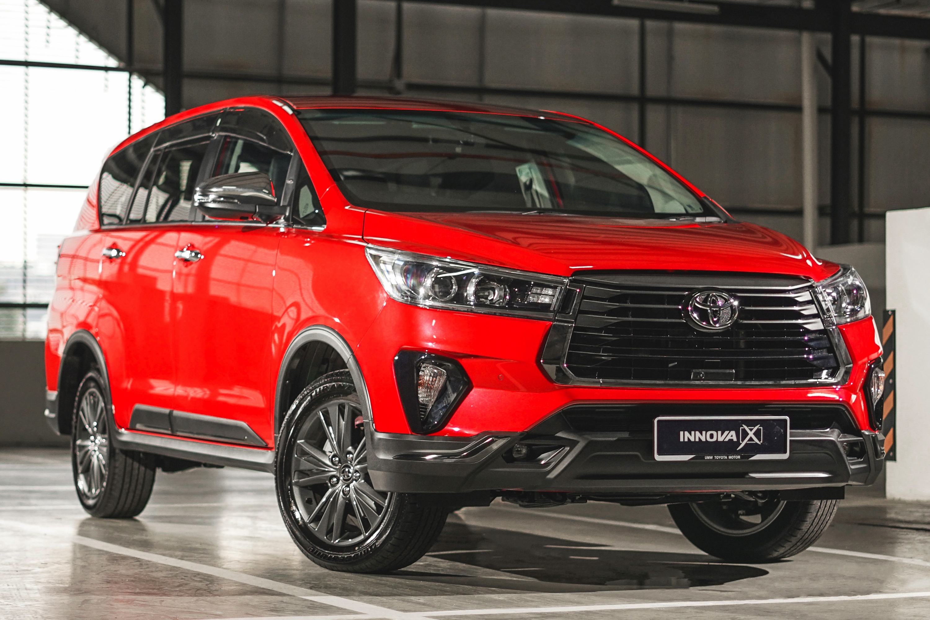 Toyota Innova 2021 duoc ra mat tai Malaysia hinh anh