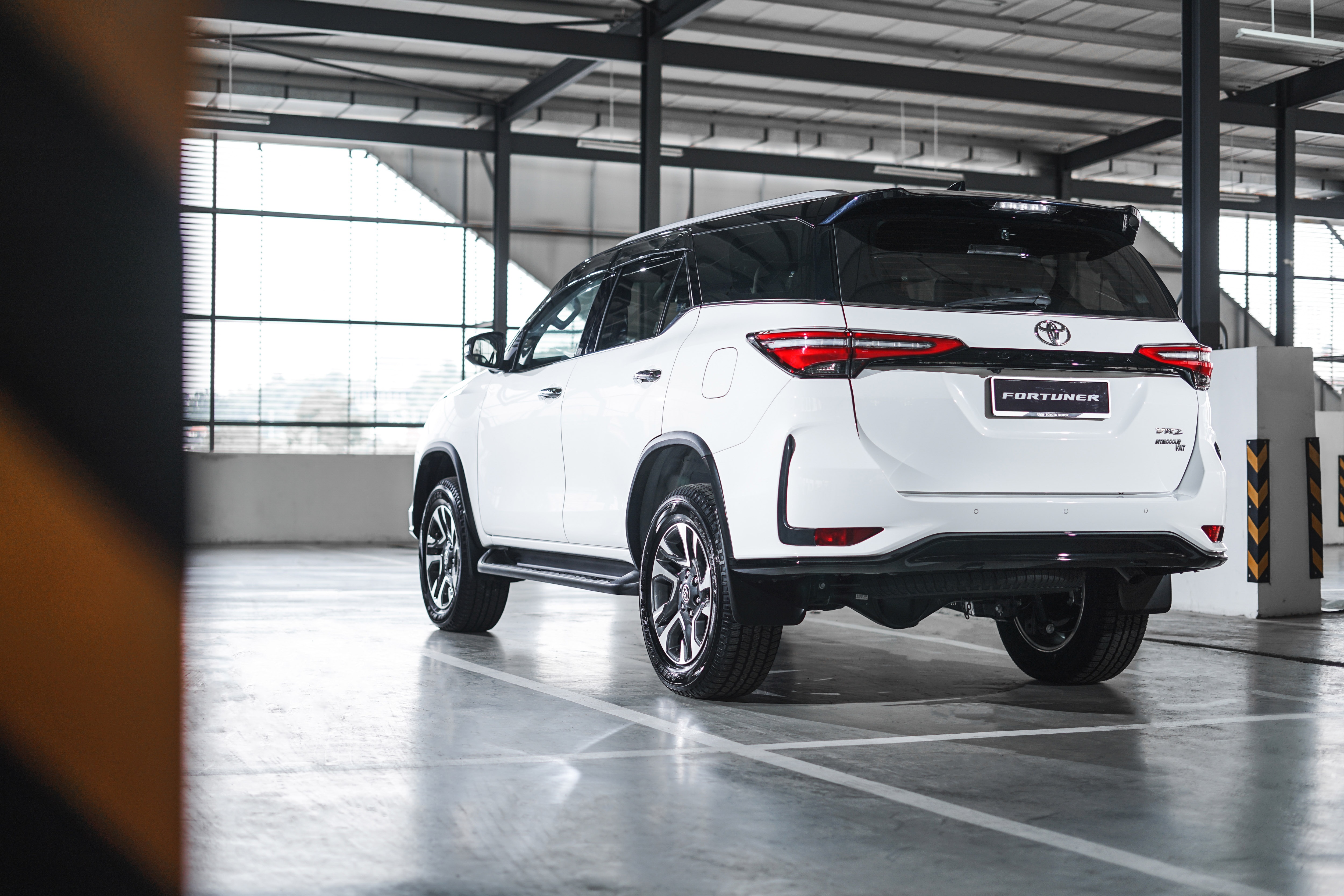 Toyota Fortuner 2021 ra mat Malaysia anh 2
