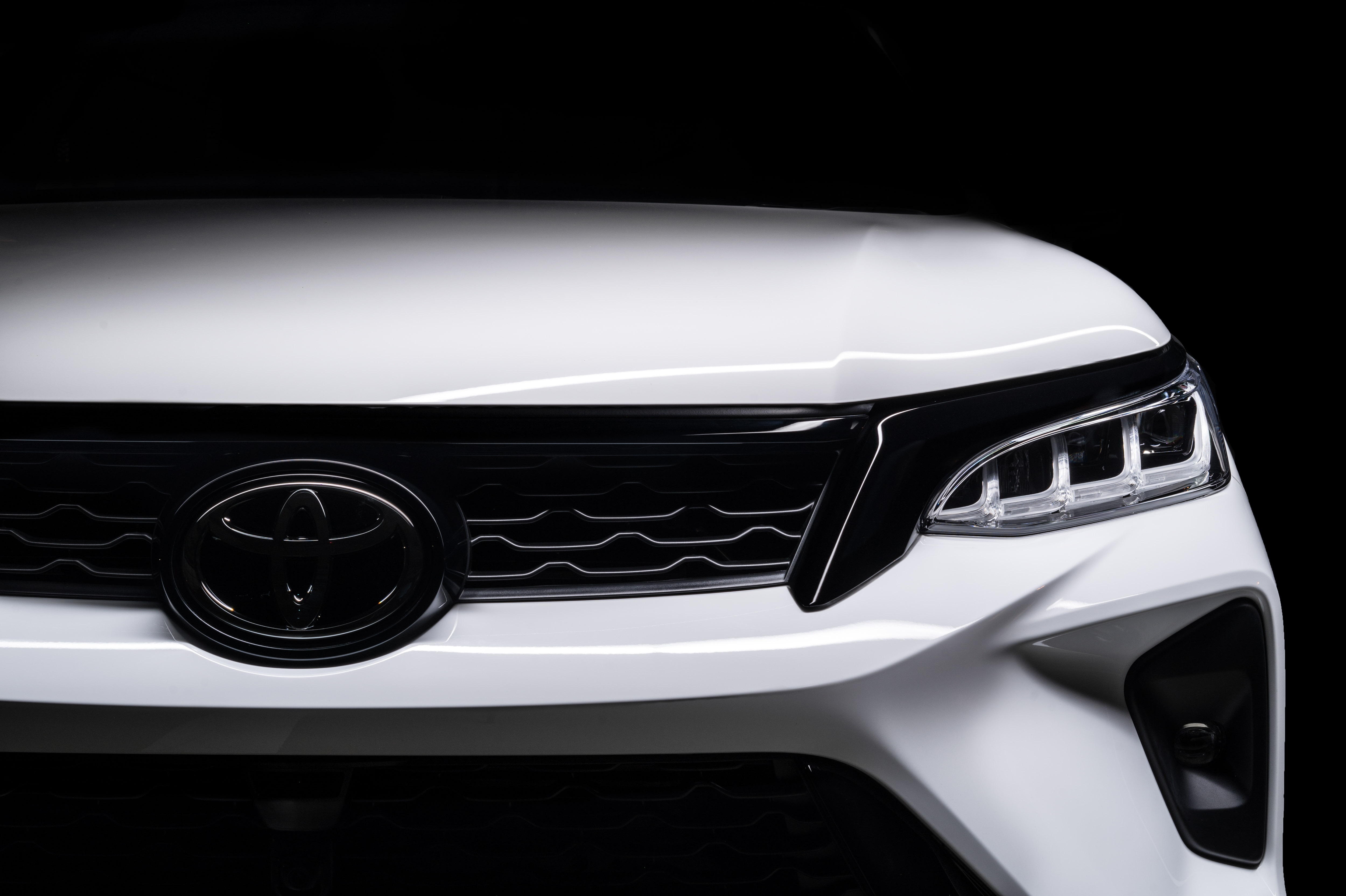 Toyota Fortuner 2021 ra mat Malaysia anh 6