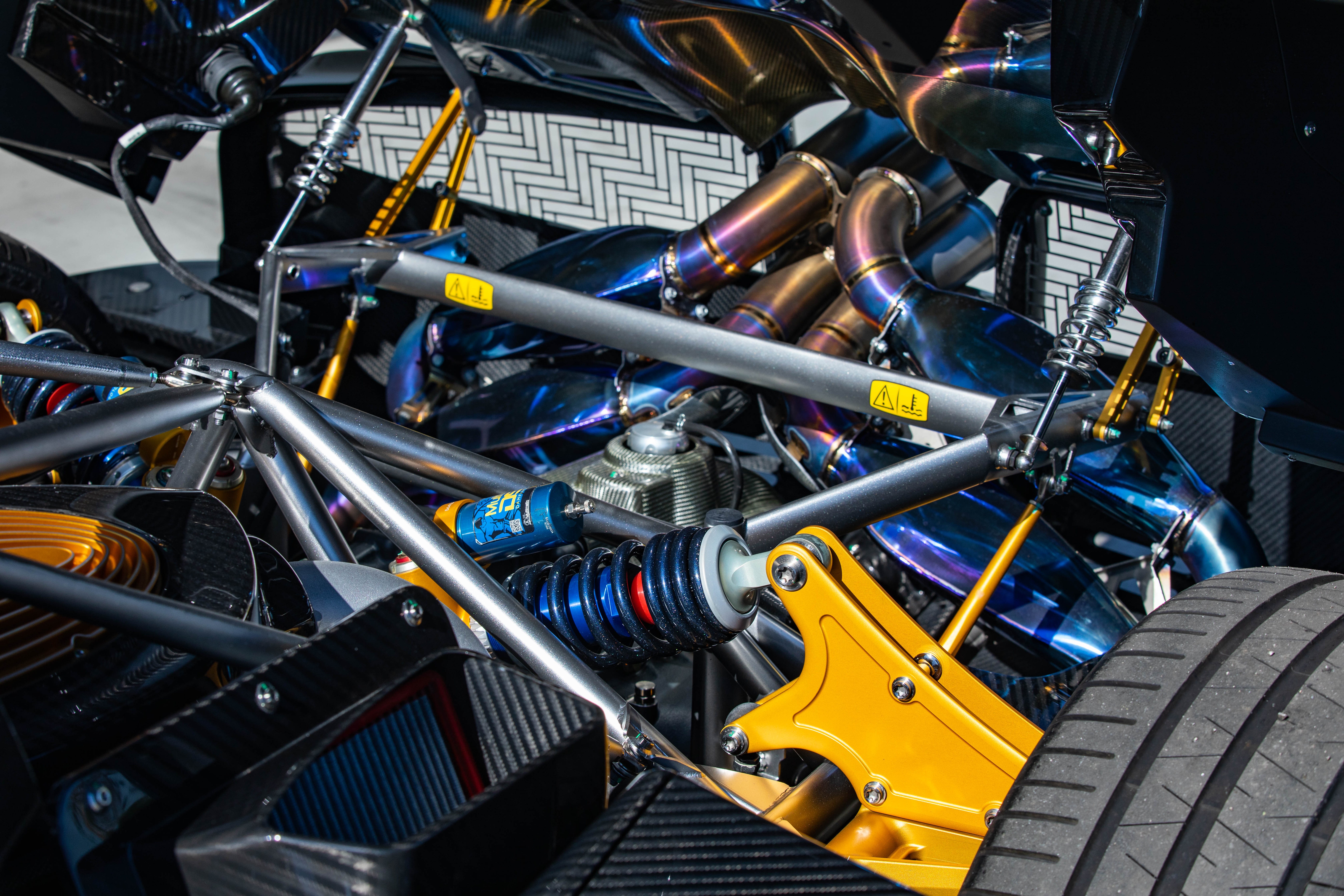 Pagani Huayra Roadster rot gia anh 7